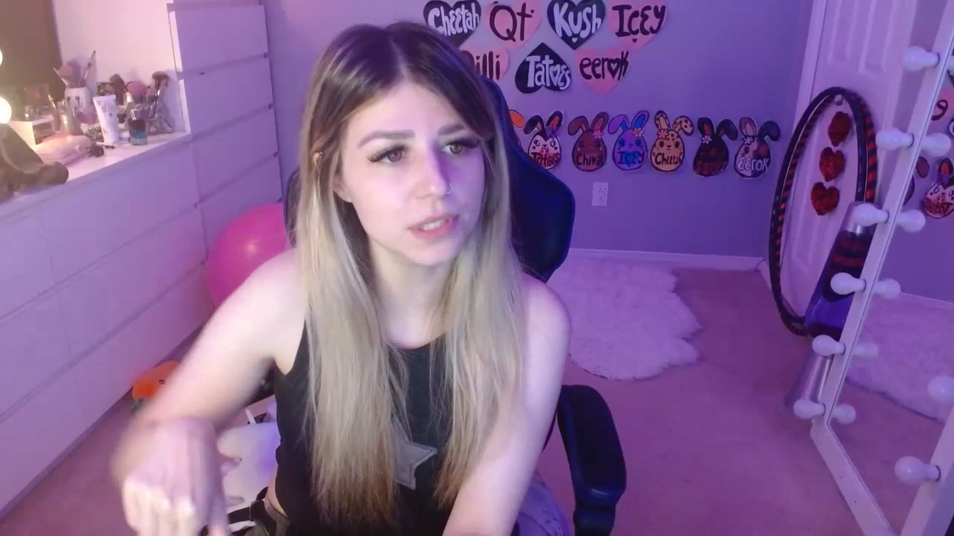 Gallery image thumbnail from Serafina's myfreecams stream on, 07/16/2023, 21:45 image 6 of 20