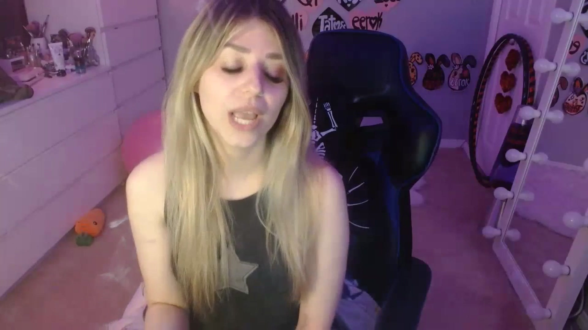 Gallery image thumbnail from Serafina's myfreecams stream on, 07/16/2023, 21:45 image 15 of 20