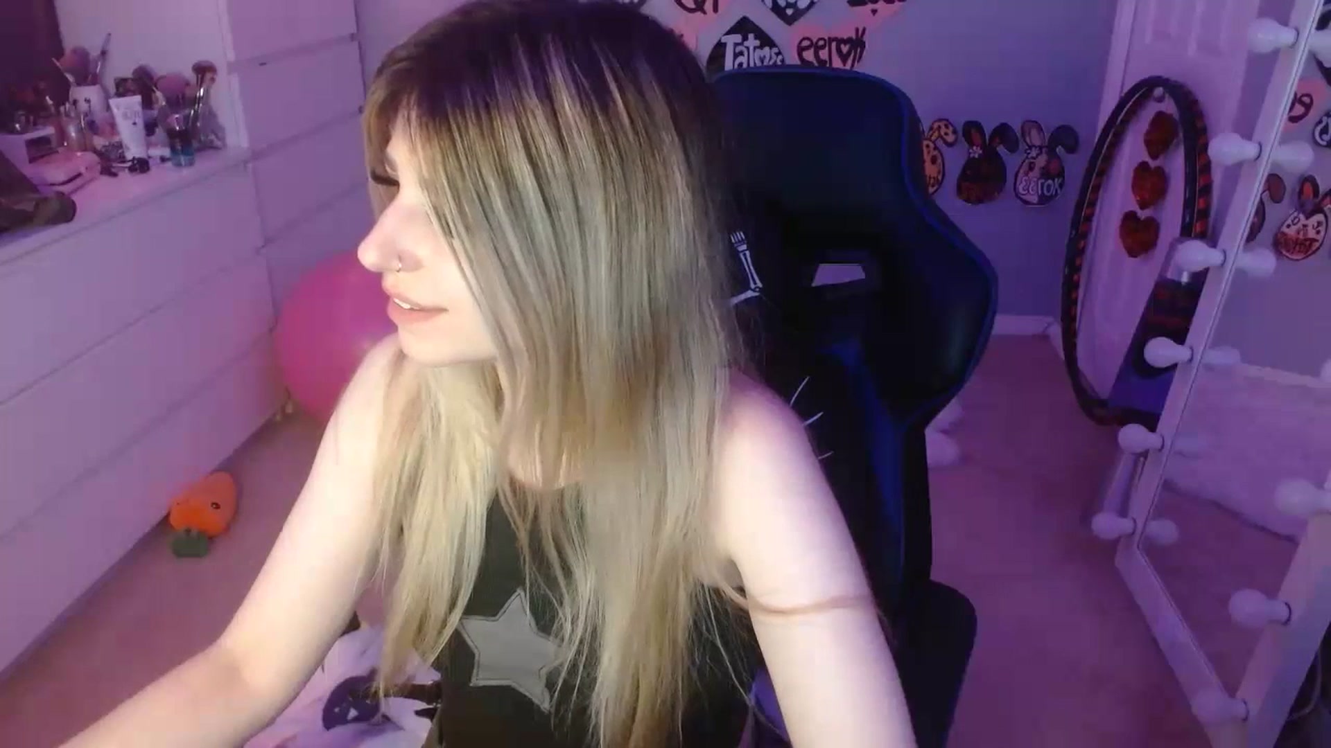 Gallery image thumbnail from Serafina's myfreecams stream on, 07/16/2023, 21:45 image 17 of 20