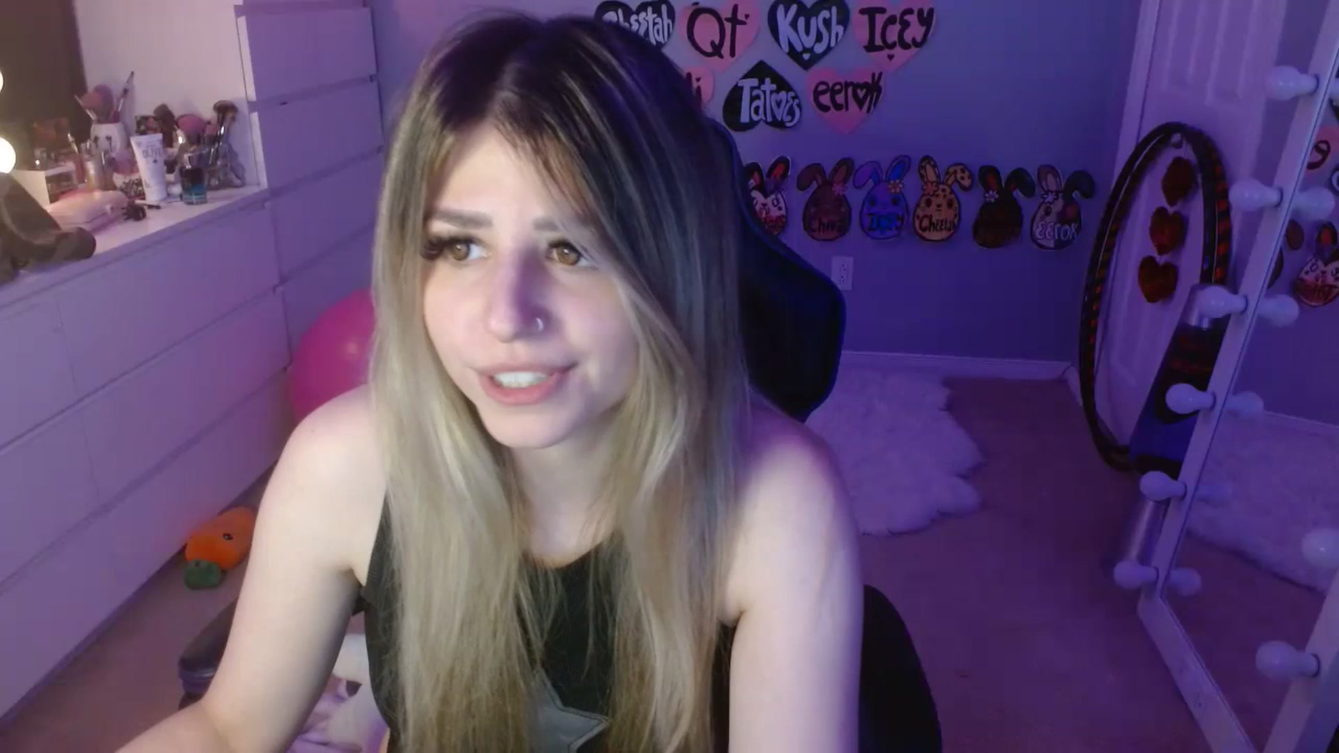 Gallery image thumbnail from Serafina's myfreecams stream on, 07/16/2023, 21:45 image 1 of 20