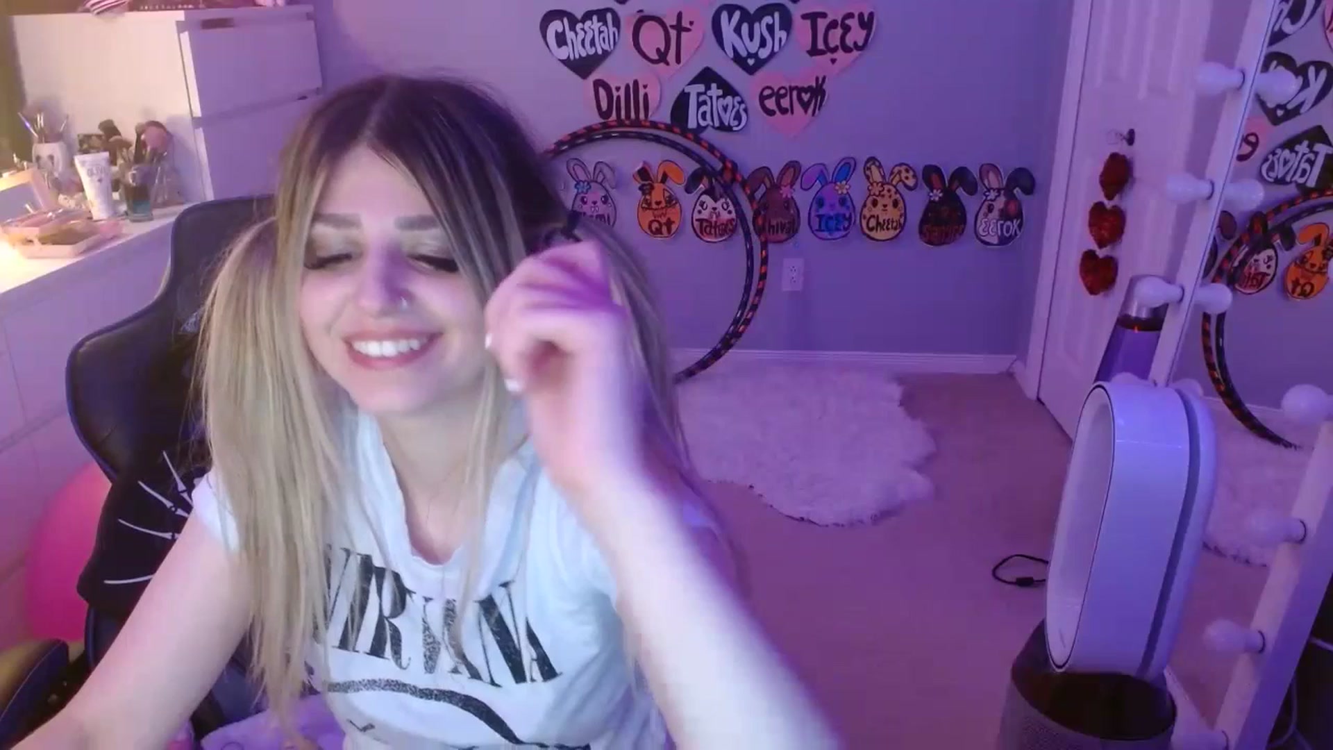 Gallery image thumbnail from Serafina's myfreecams stream on, 07/20/2023, 06:23 image 1 of 20