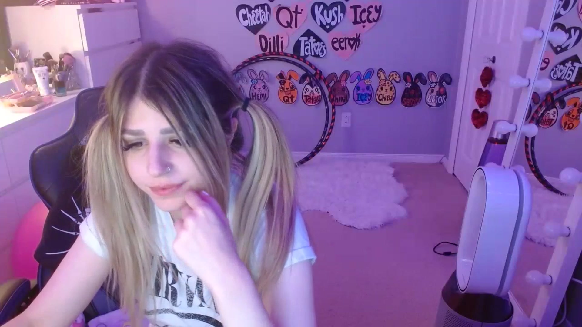 Gallery image thumbnail from Serafina's myfreecams stream on, 07/20/2023, 06:23 image 2 of 20