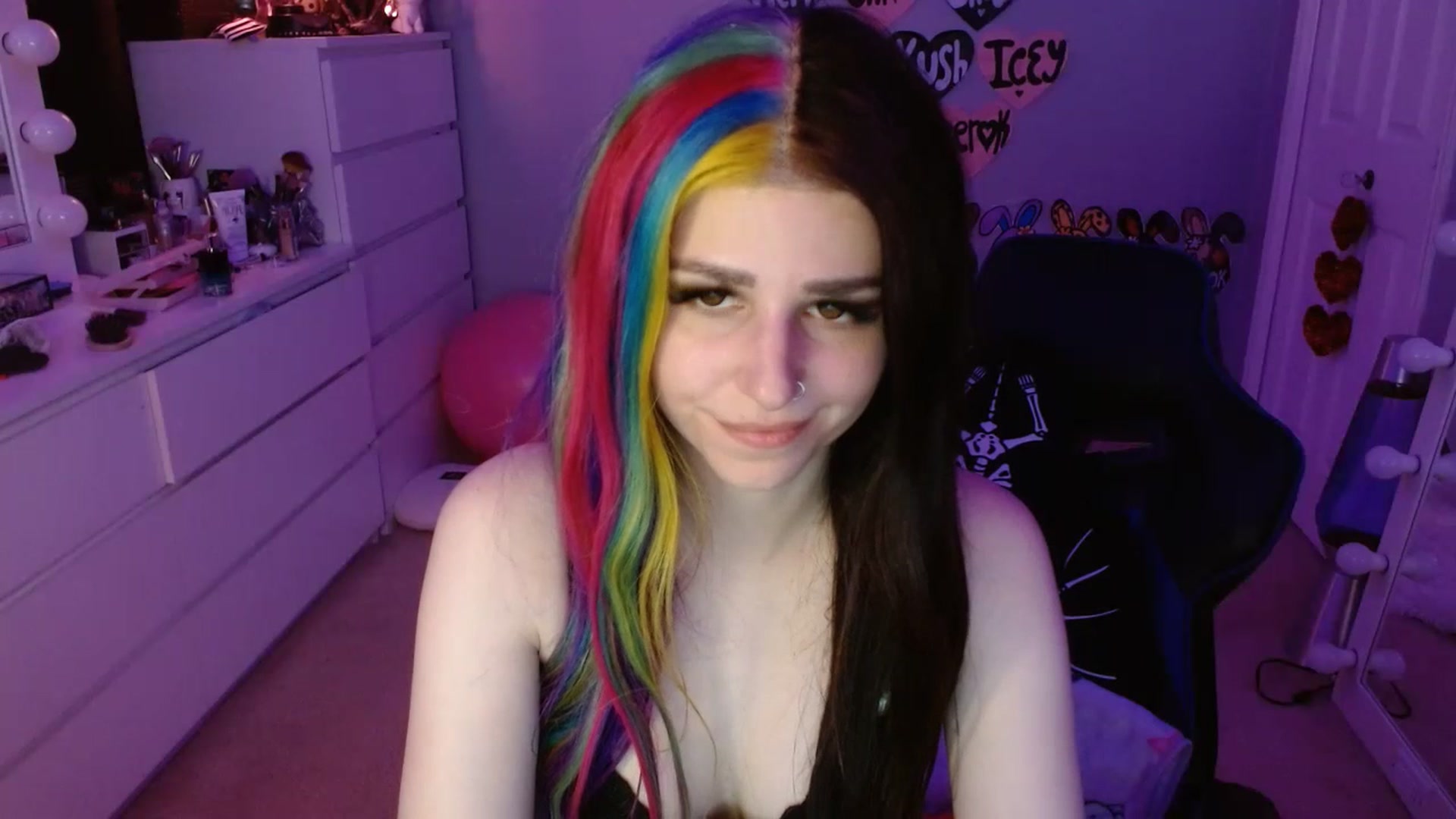 Gallery image thumbnail from Serafina's myfreecams stream on, 07/21/2023, 02:36 image 14 of 20