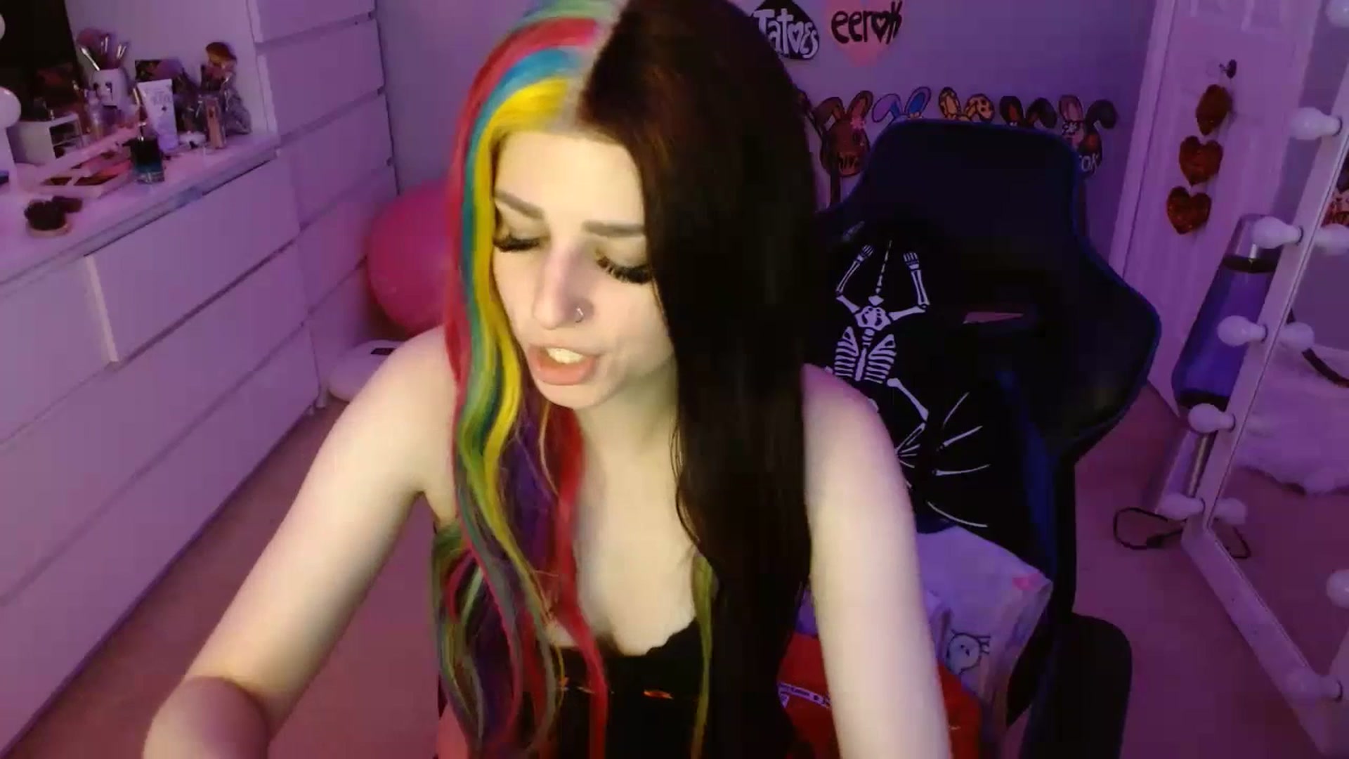 Gallery image thumbnail from Serafina's myfreecams stream on, 07/21/2023, 02:36 image 17 of 20