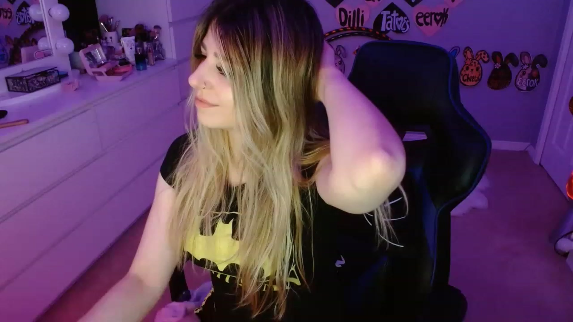 Gallery image thumbnail from Serafina's myfreecams stream on, 07/22/2023, 04:12 image 14 of 20