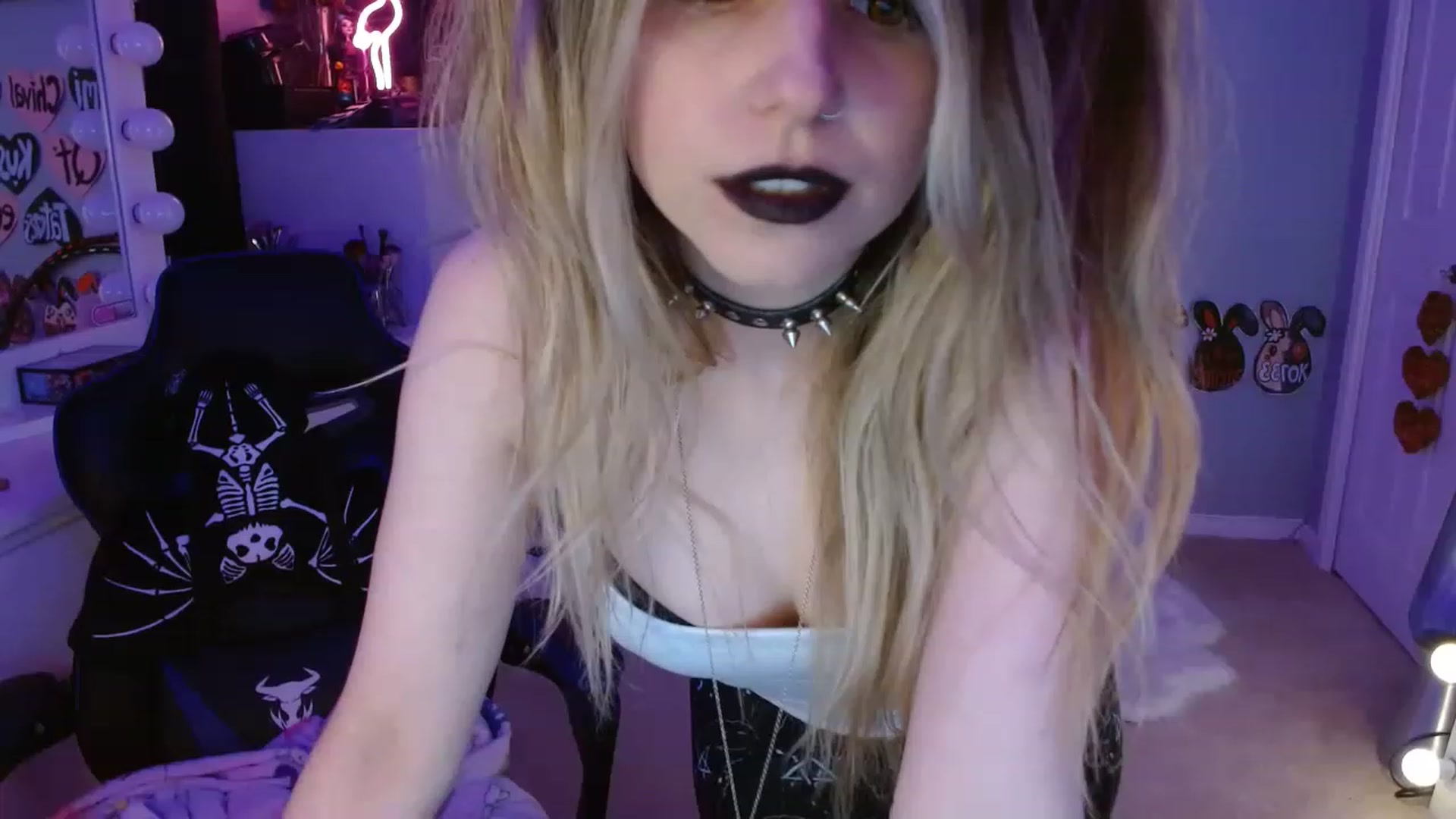 Gallery image thumbnail from Serafina's myfreecams stream on, 07/24/2023, 03:40 image 3 of 20