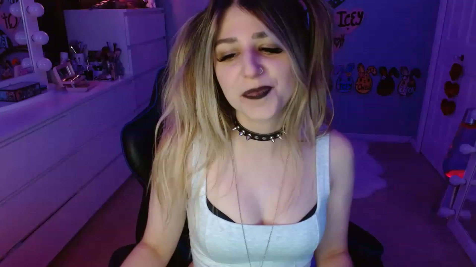Gallery image thumbnail from Serafina's myfreecams stream on, 07/24/2023, 03:40 image 9 of 20
