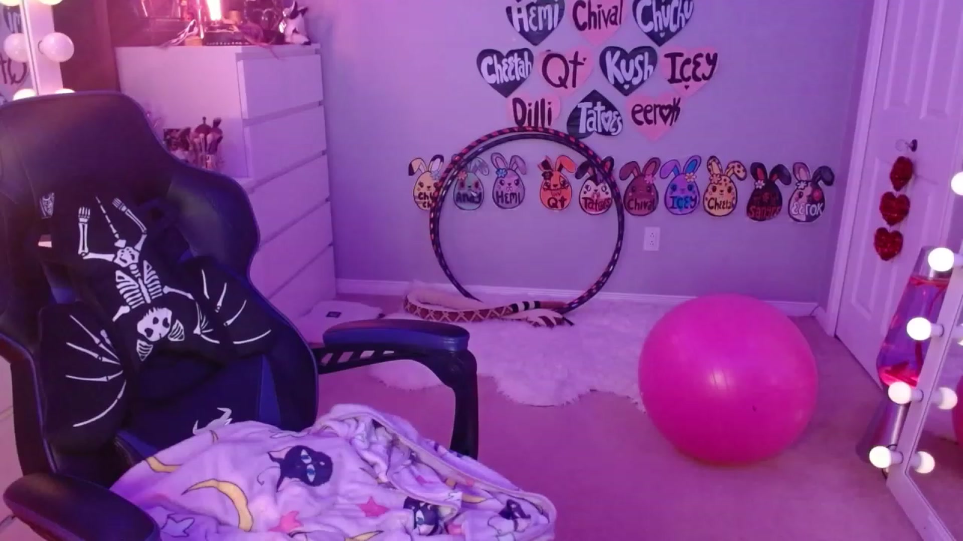 Gallery image thumbnail from Serafina's myfreecams stream on, 07/26/2023, 02:05 image 19 of 20