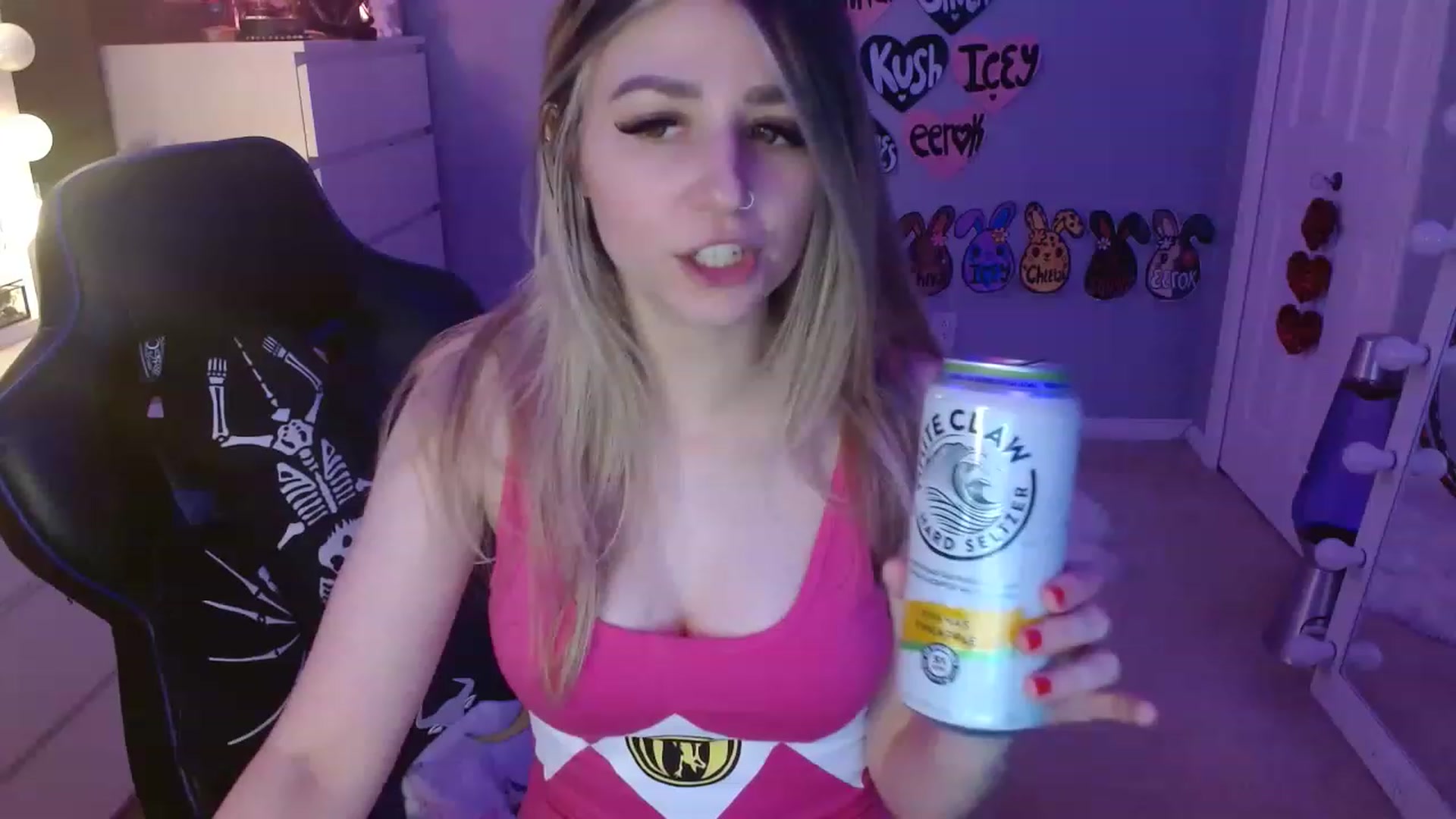 Gallery image thumbnail from Serafina's myfreecams stream on, 07/29/2023, 05:16 image 16 of 20