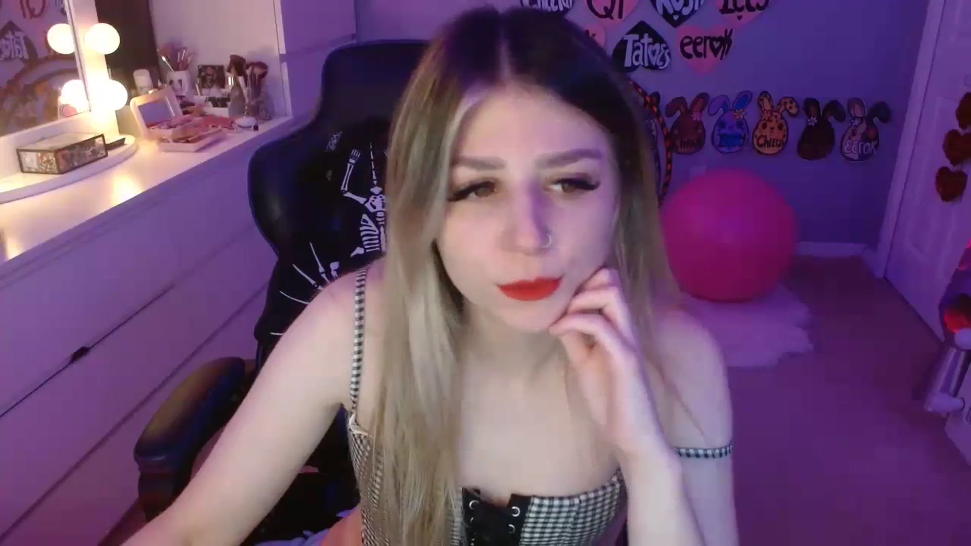 Gallery image thumbnail from Serafina's myfreecams stream on, 08/03/2023, 07:21 image 6 of 20