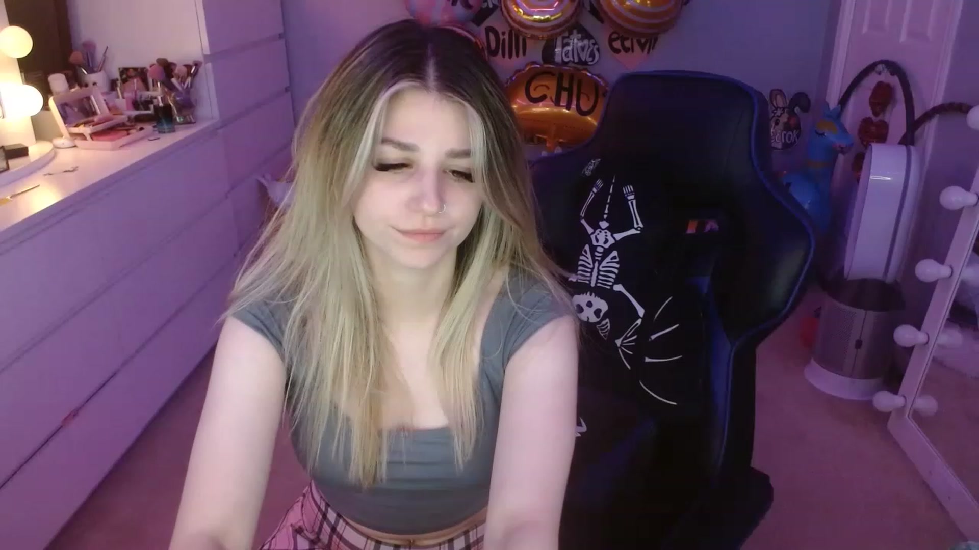 Gallery image thumbnail from Serafina's myfreecams stream on, 08/16/2023, 03:29 image 1 of 20
