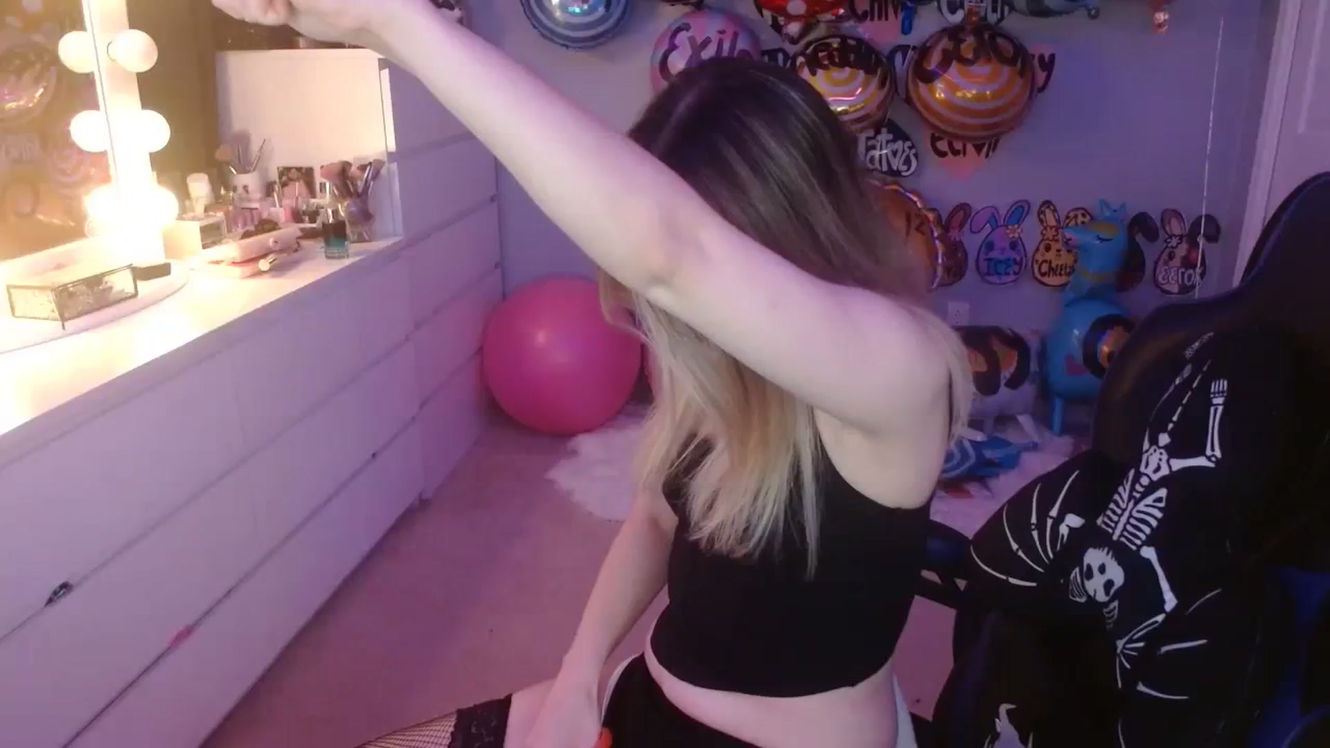 Gallery image thumbnail from Serafina's myfreecams stream on, 08/18/2023, 01:48 image 3 of 20