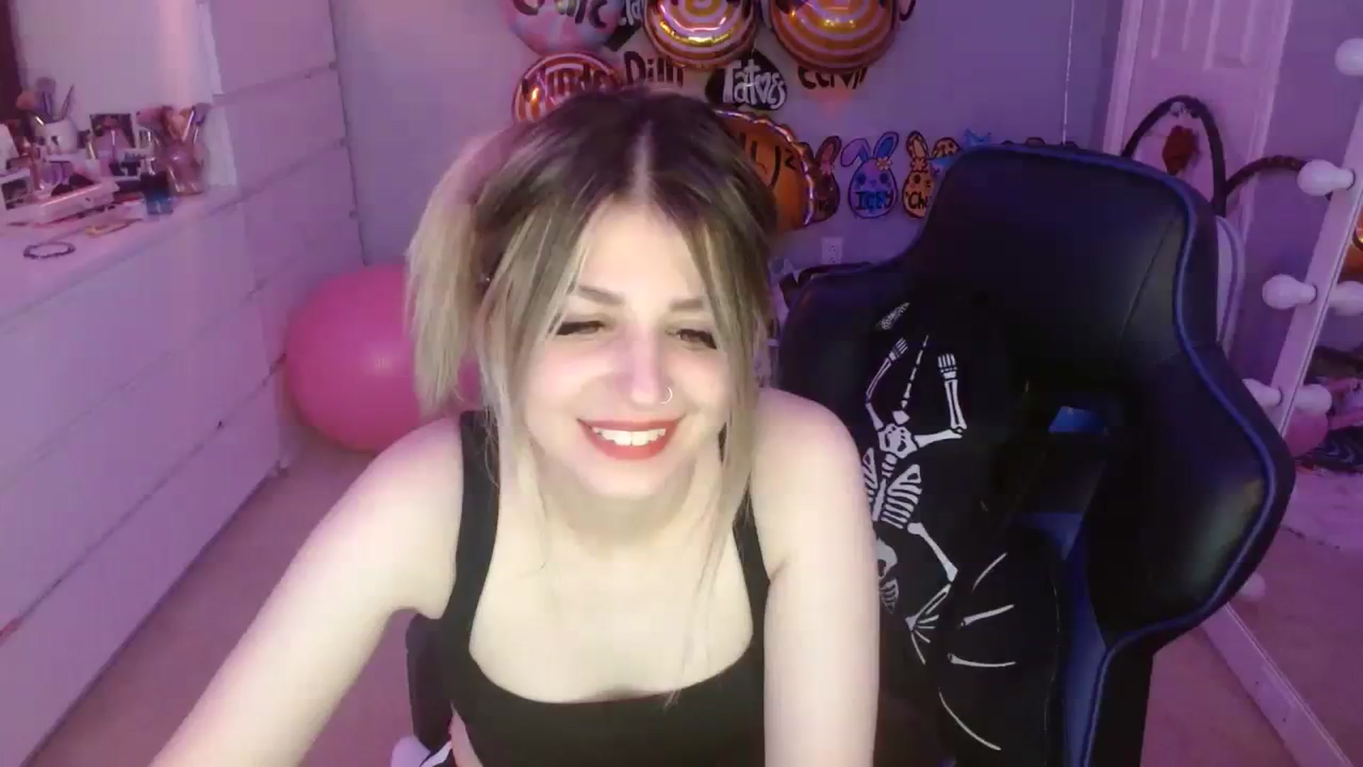Gallery image thumbnail from Serafina's myfreecams stream on, 08/18/2023, 05:05 image 18 of 20