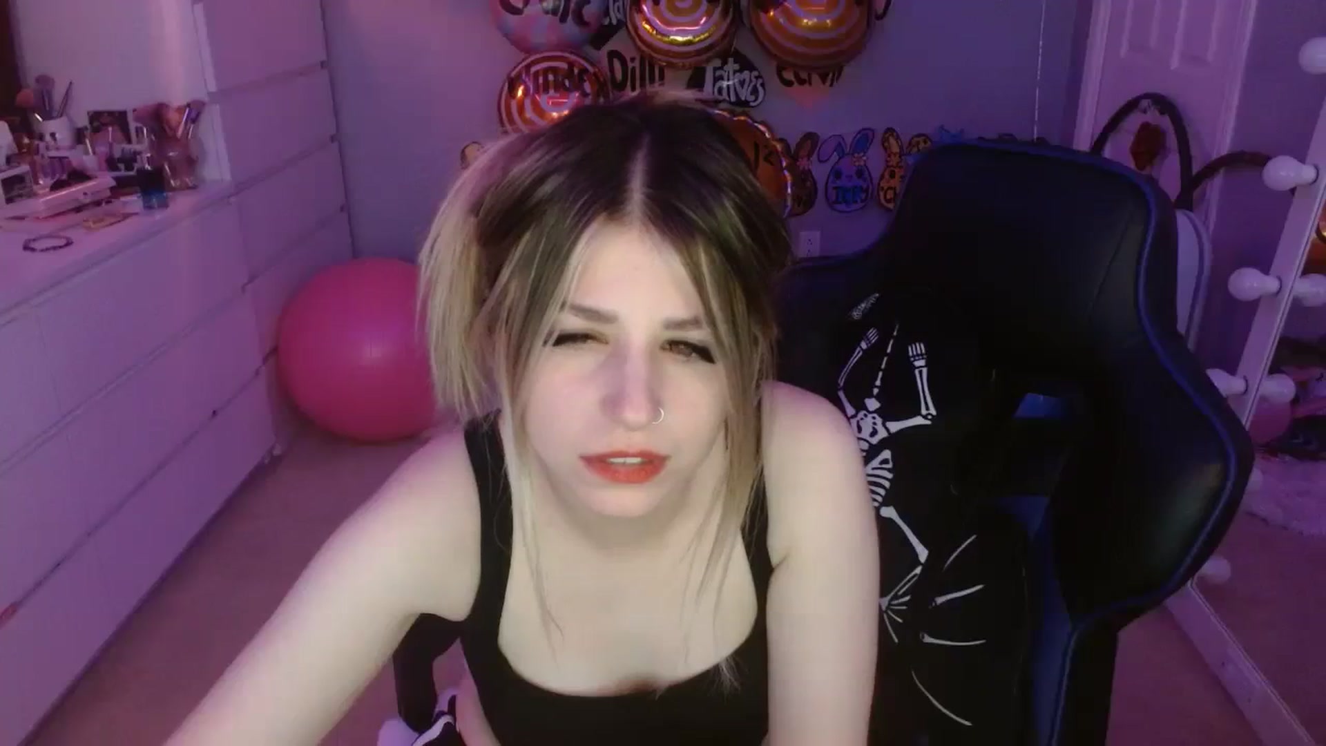 Gallery image thumbnail from Serafina's myfreecams stream on, 08/18/2023, 05:05 image 17 of 20