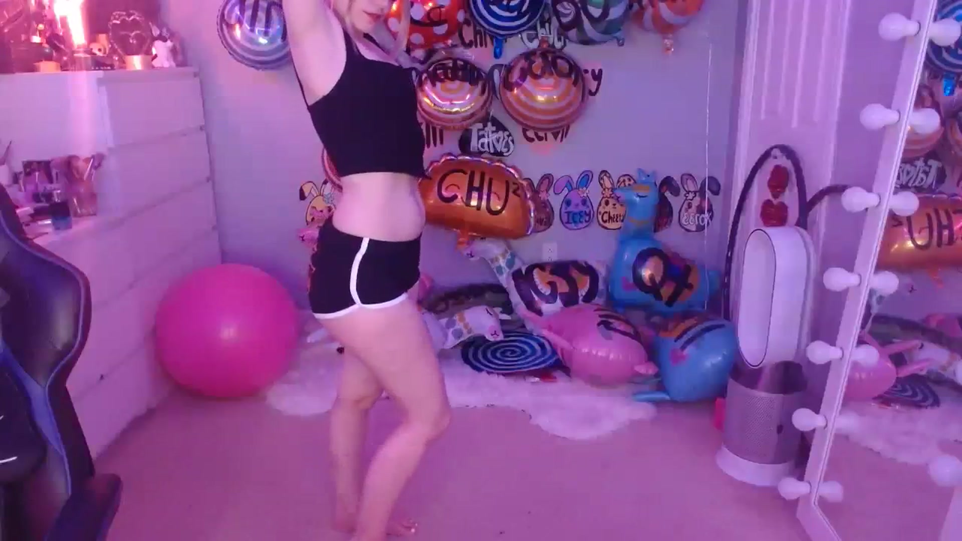 Gallery image thumbnail from Serafina's myfreecams stream on, 08/18/2023, 05:05 image 11 of 20