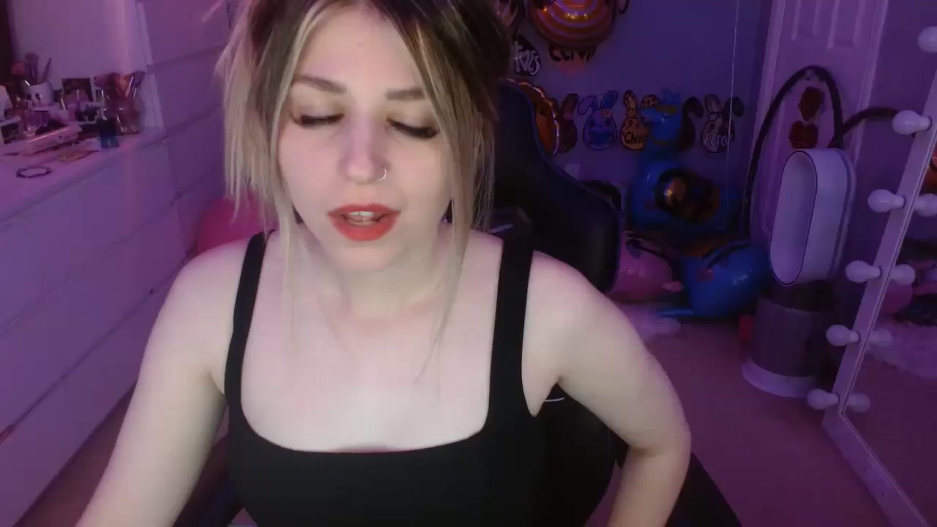 Gallery image thumbnail from Serafina's myfreecams stream on, 08/18/2023, 05:05 image 15 of 20