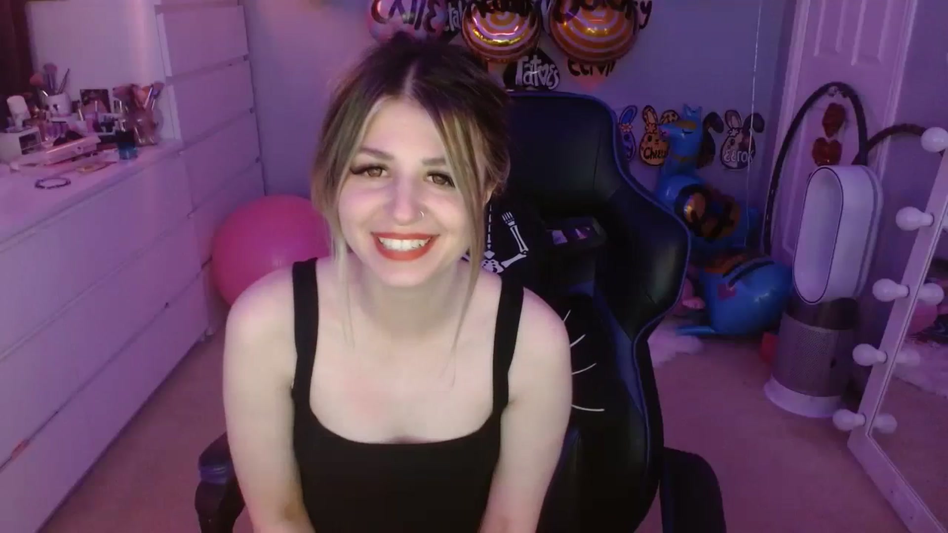 Gallery image thumbnail from Serafina's myfreecams stream on, 08/18/2023, 05:05 image 9 of 20