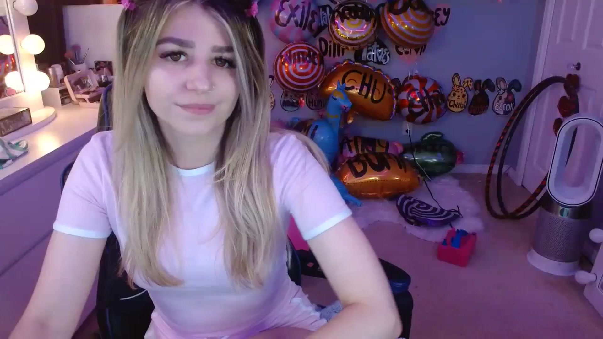Gallery image thumbnail from Serafina's myfreecams stream on, 08/27/2023, 02:02 image 1 of 20