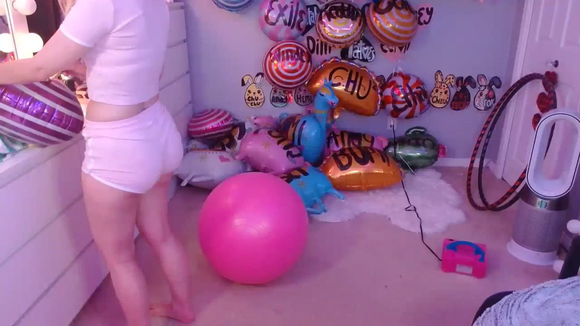 Gallery image thumbnail from Serafina's myfreecams stream on, 08/27/2023, 02:02 image 13 of 20
