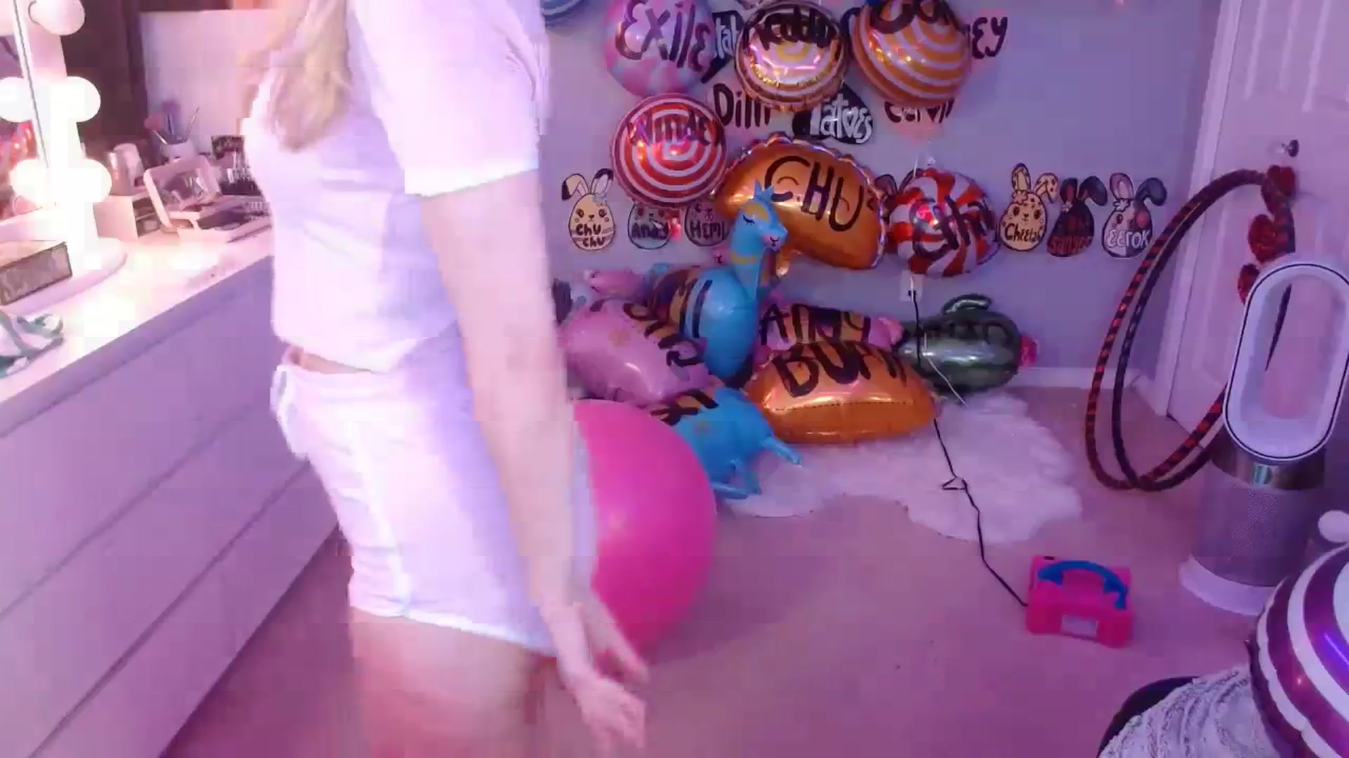 Gallery image thumbnail from Serafina's myfreecams stream on, 08/27/2023, 02:02 image 12 of 20