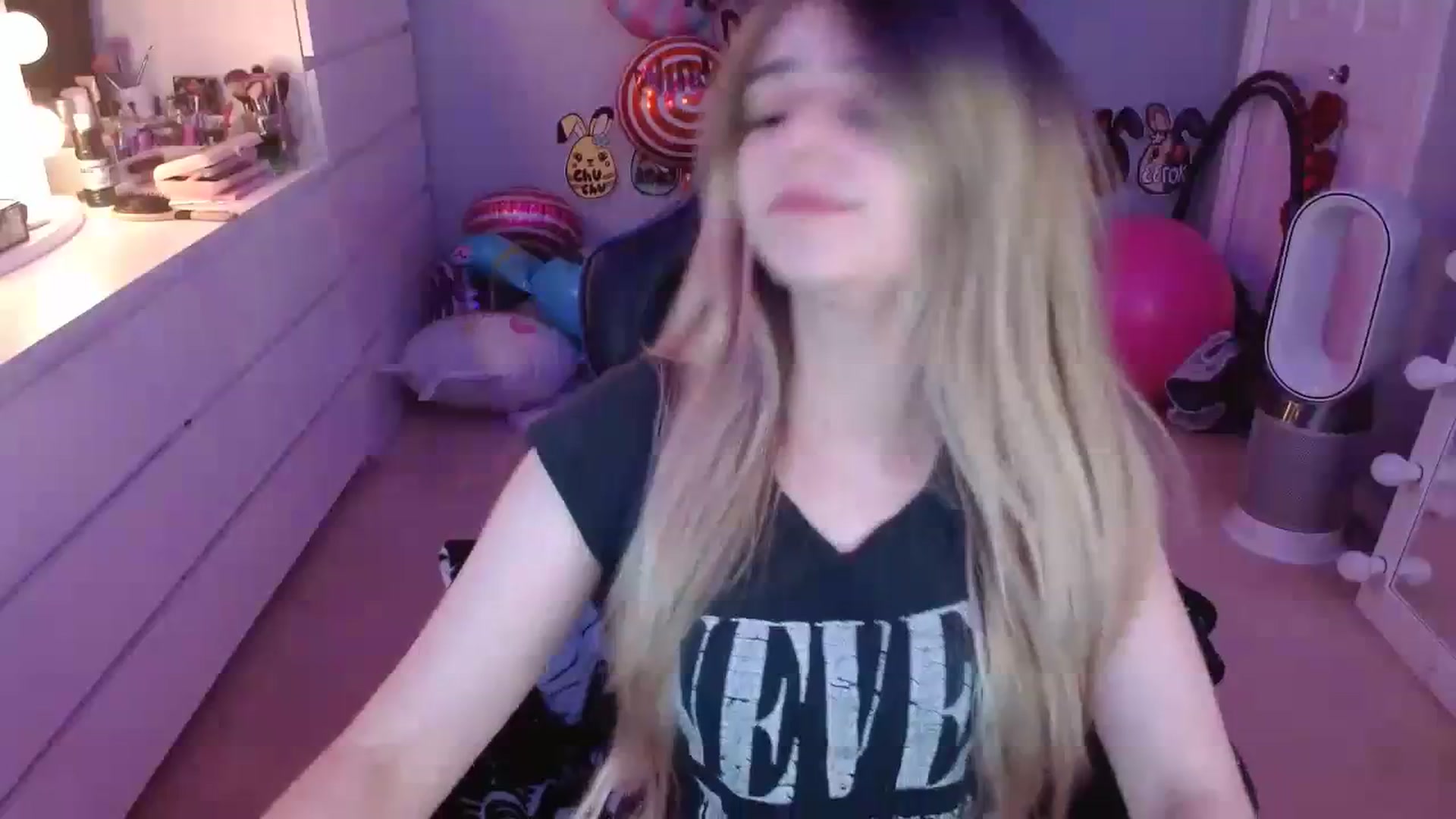 Gallery image thumbnail from Serafina's myfreecams stream on, 09/04/2023, 03:06 image 5 of 20