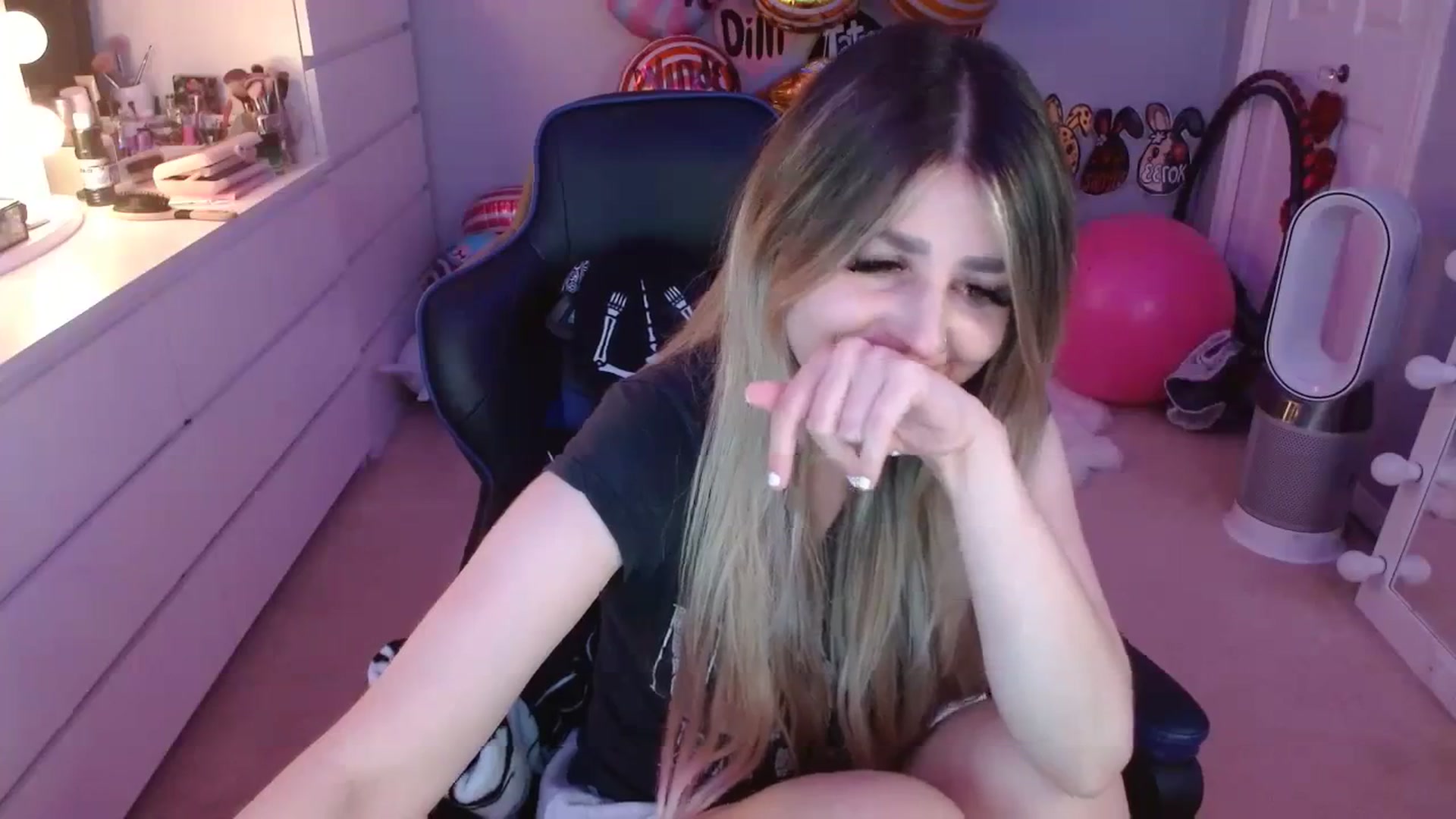 Gallery image thumbnail from Serafina's myfreecams stream on, 09/04/2023, 03:06 image 16 of 20
