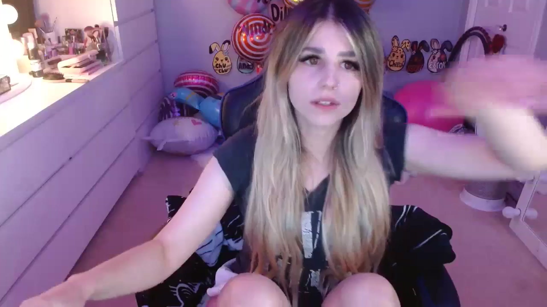Gallery image thumbnail from Serafina's myfreecams stream on, 09/04/2023, 03:06 image 2 of 20