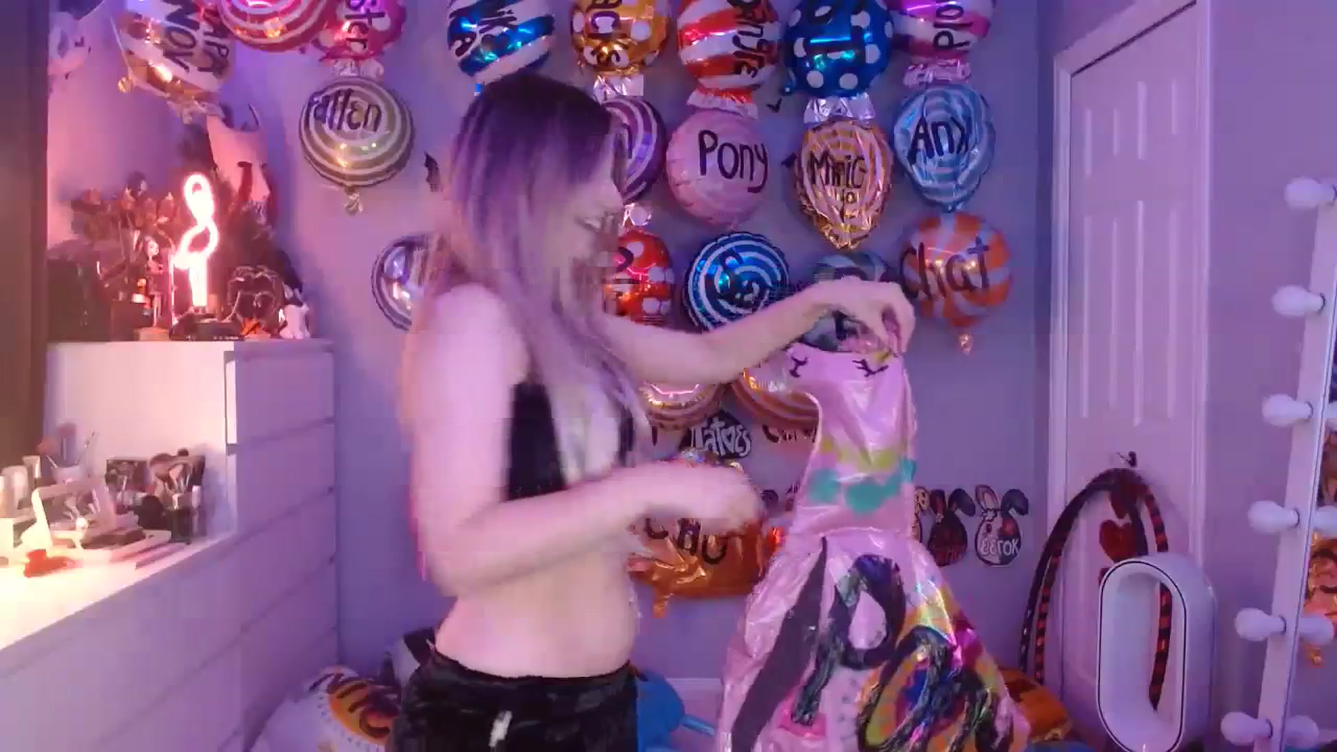 Gallery image thumbnail from Serafina's myfreecams stream on, 09/06/2023, 02:38 image 2 of 20
