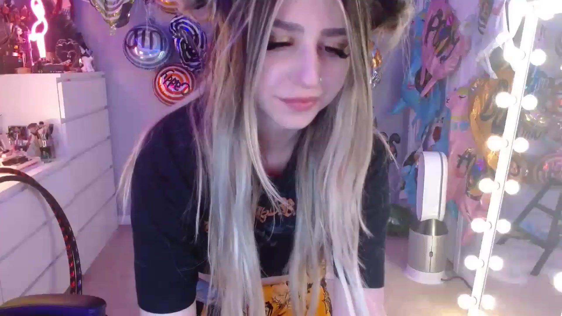 Gallery image thumbnail from Serafina's myfreecams stream on, 09/08/2023, 06:05 image 4 of 20