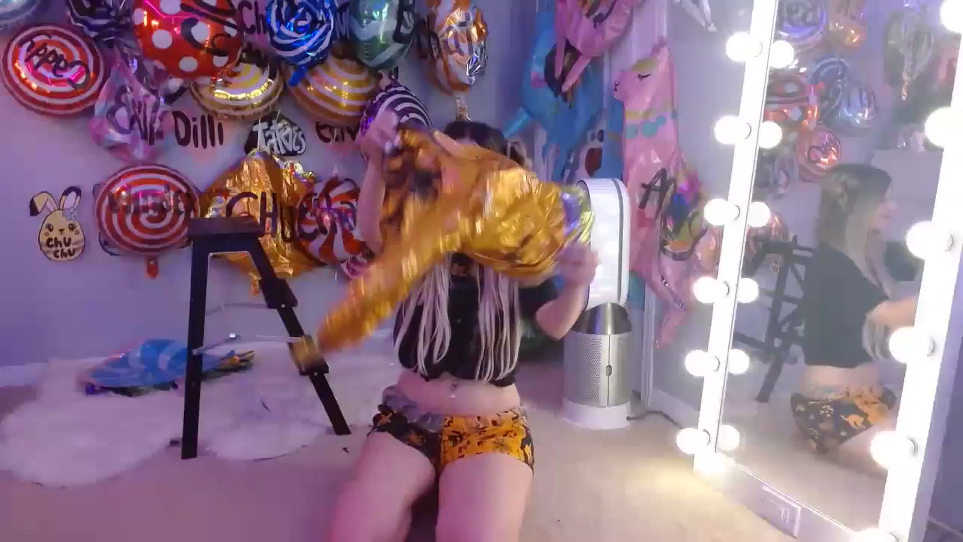 Gallery image thumbnail from Serafina's myfreecams stream on, 09/08/2023, 06:05 image 3 of 20