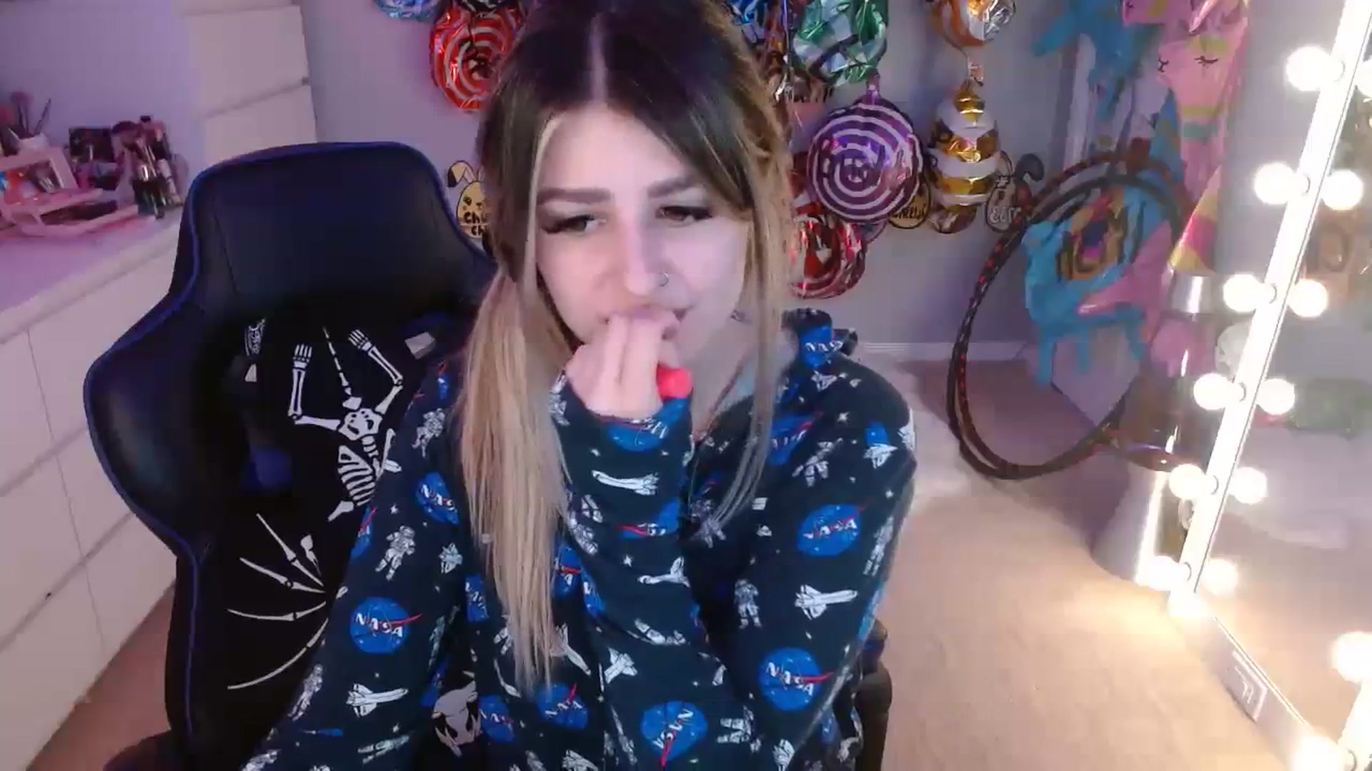 Gallery image thumbnail from Serafina's myfreecams stream on, 09/11/2023, 04:15 image 14 of 20