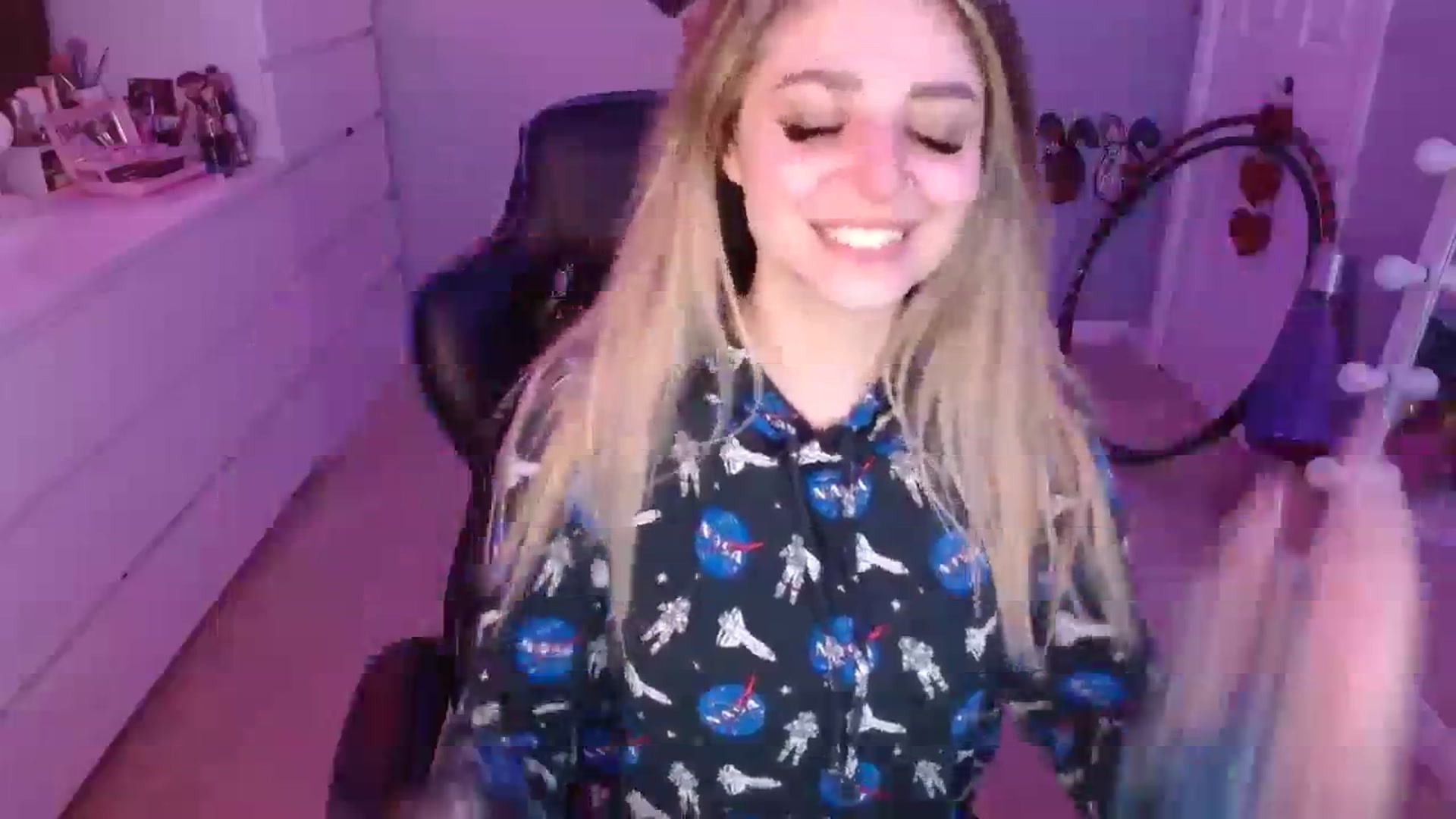 Gallery image thumbnail from Serafina's myfreecams stream on, 09/11/2023, 06:51 image 10 of 20