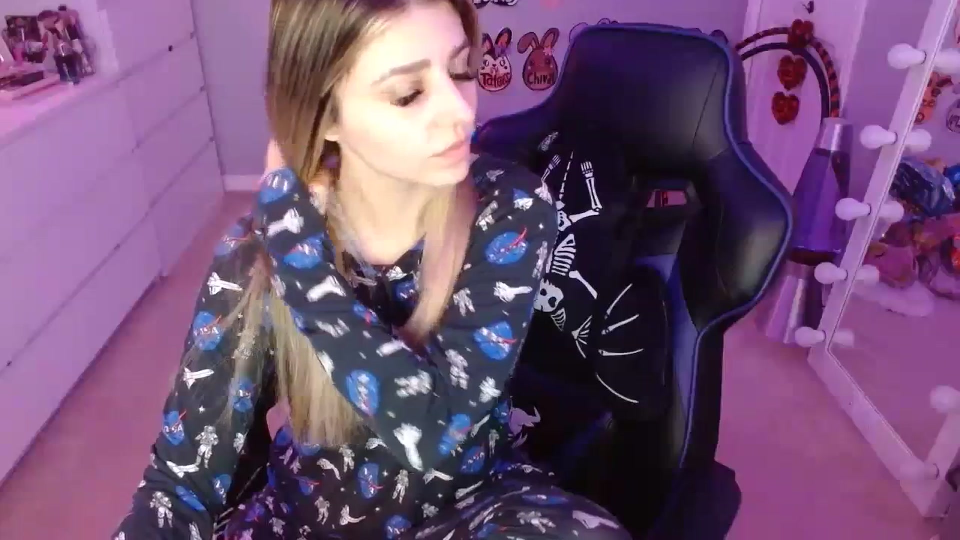 Gallery image thumbnail from Serafina's myfreecams stream on, 09/11/2023, 07:45 image 6 of 20