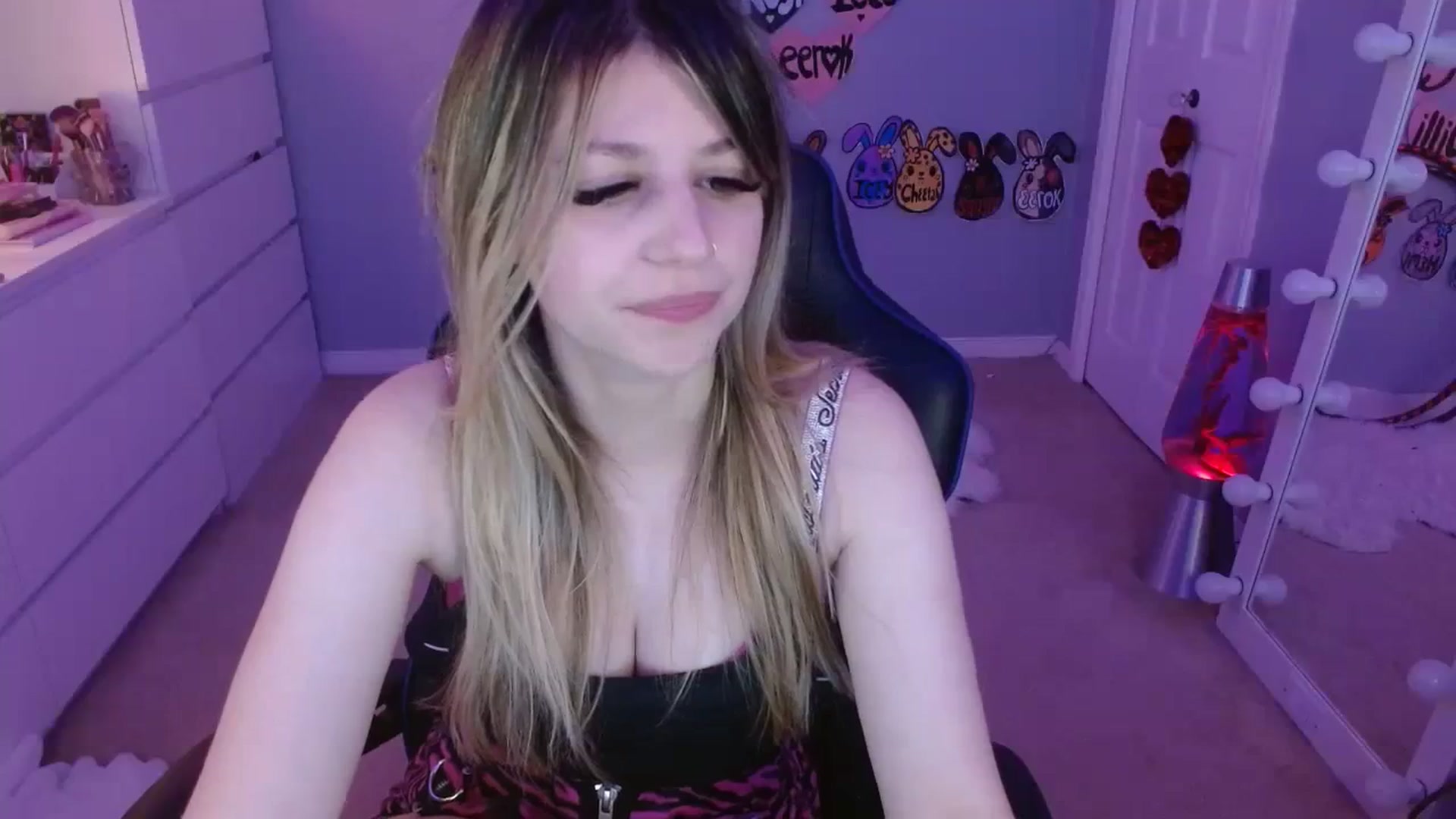 Gallery image thumbnail from Serafina's myfreecams stream on, 09/14/2023, 03:10 image 4 of 20