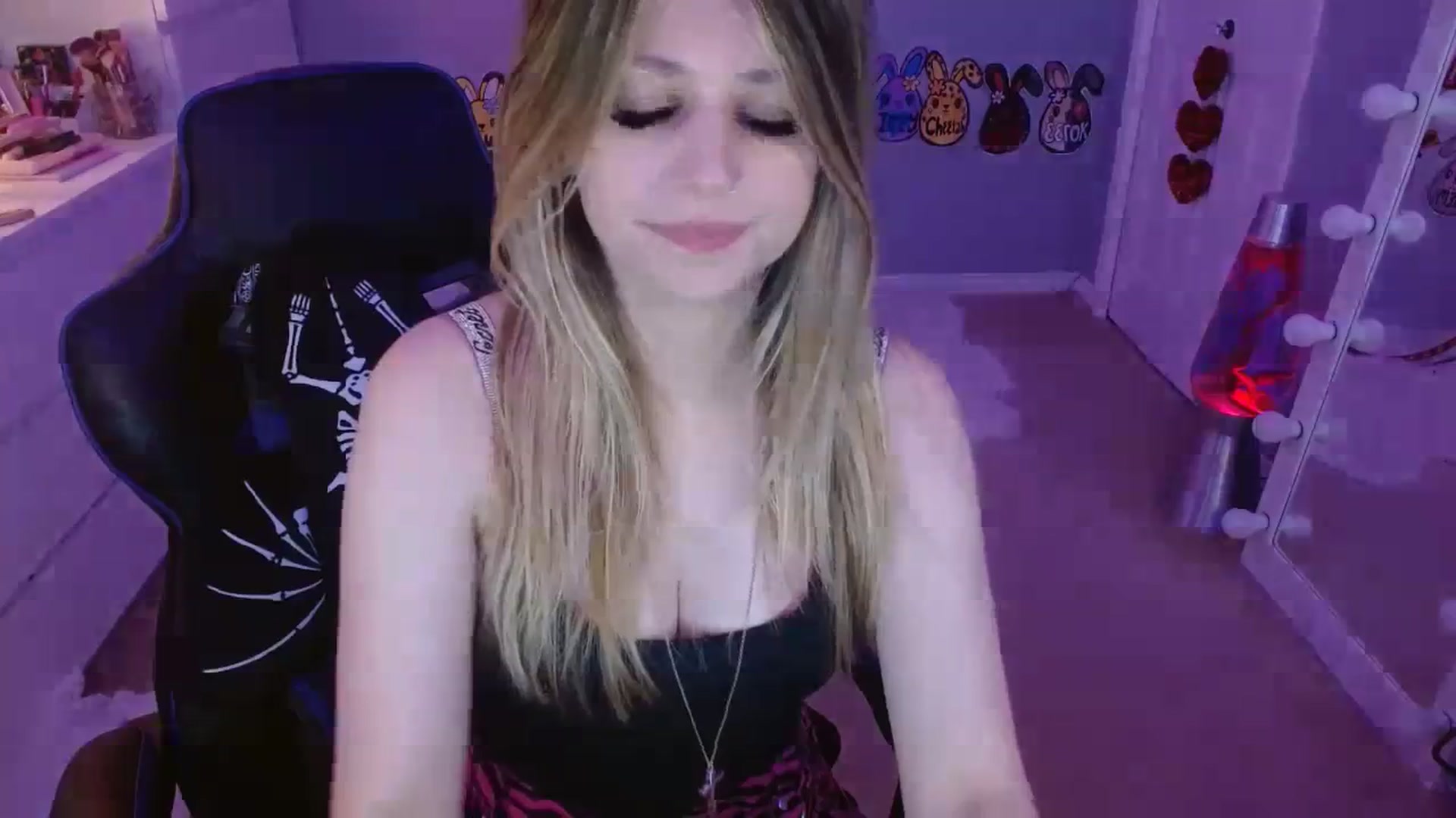 Gallery image thumbnail from Serafina's myfreecams stream on, 09/14/2023, 03:10 image 16 of 20