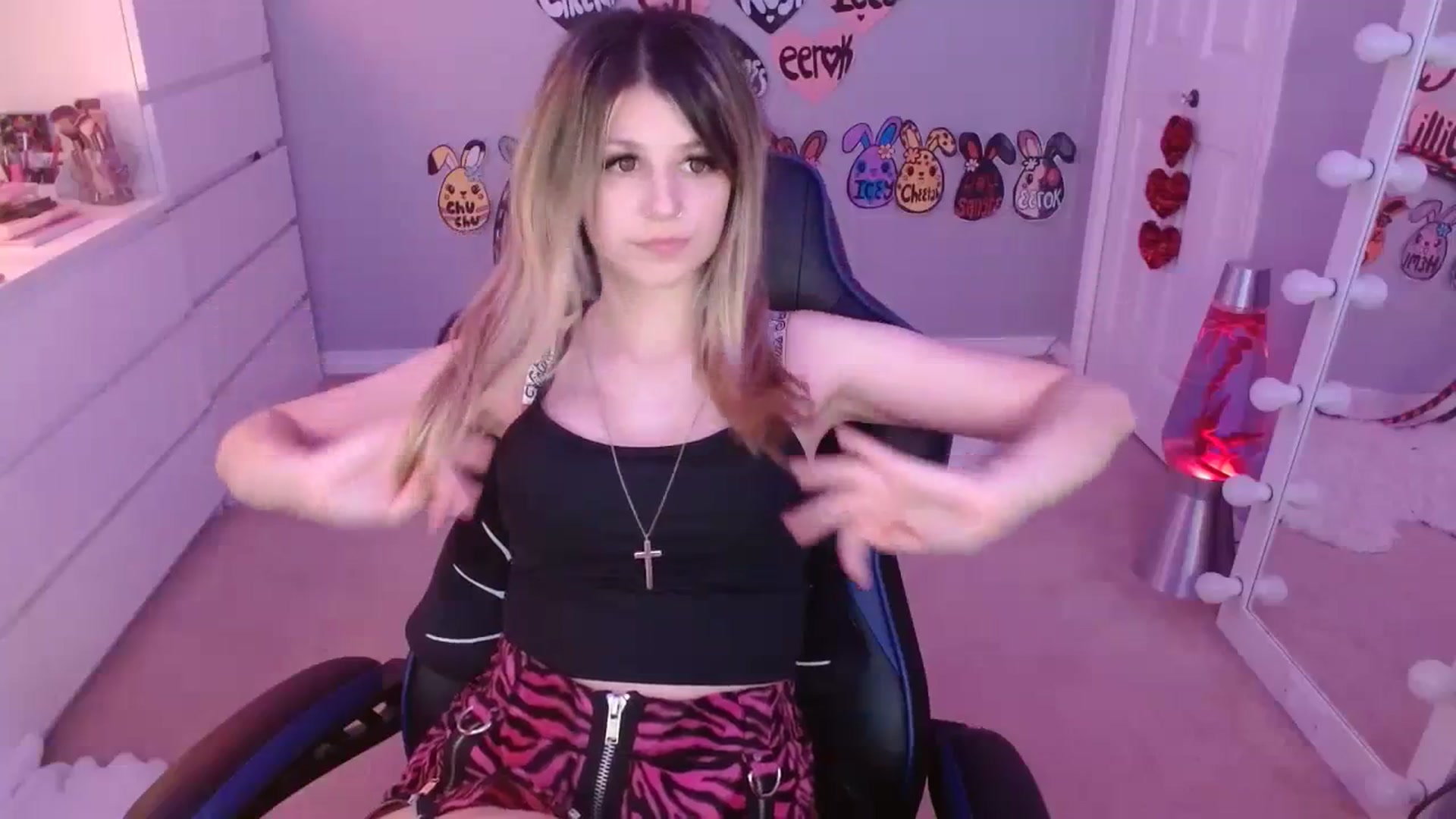 Gallery image thumbnail from Serafina's myfreecams stream on, 09/14/2023, 03:10 image 6 of 20
