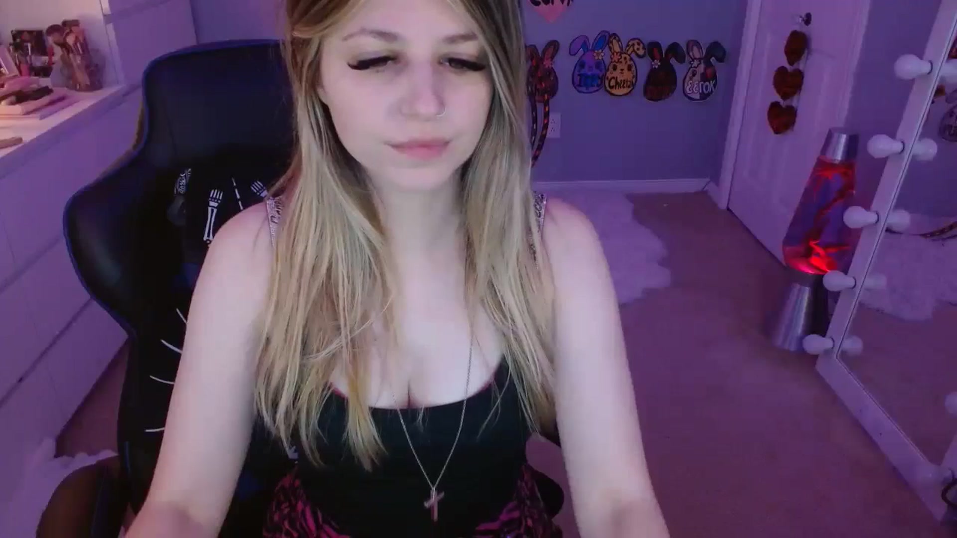 Gallery image thumbnail from Serafina's myfreecams stream on, 09/14/2023, 03:10 image 14 of 20