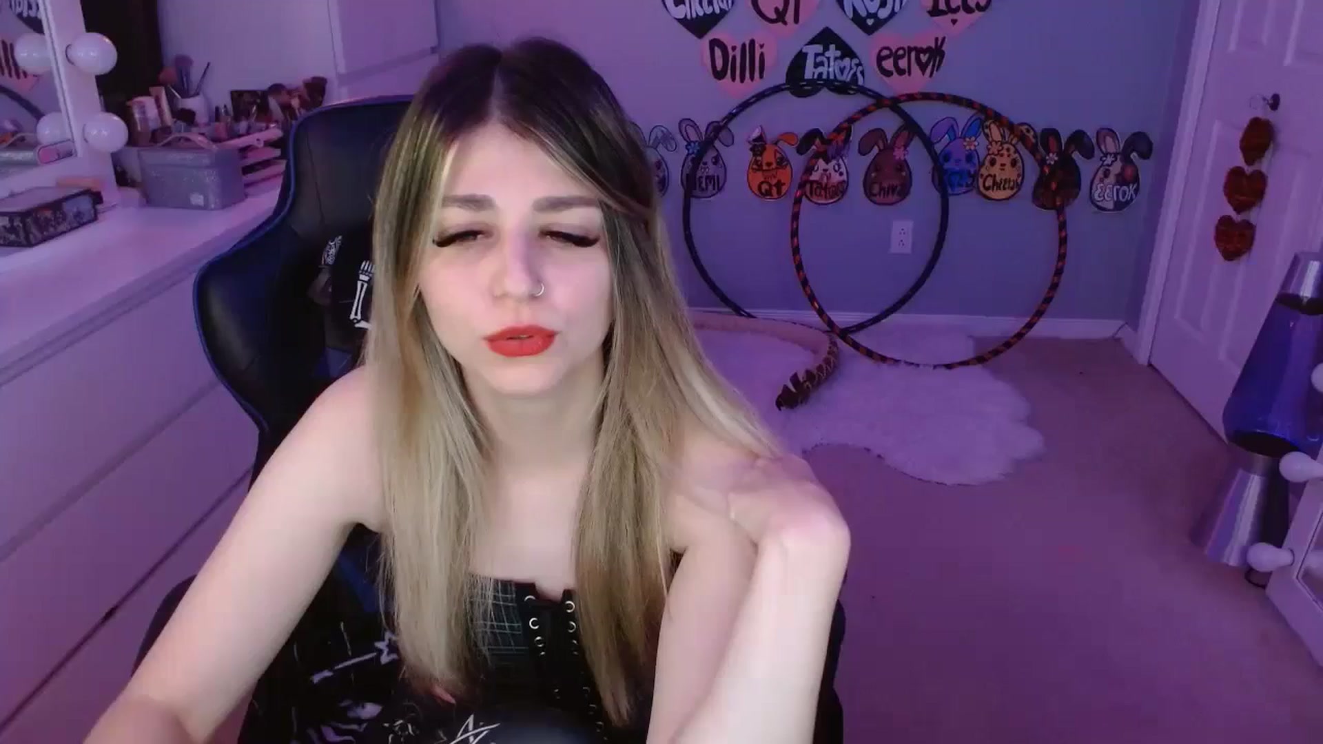 Gallery image thumbnail from Serafina's myfreecams stream on, 09/30/2023, 03:05 image 15 of 20