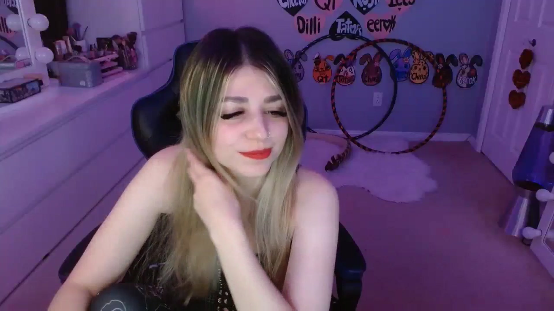 Gallery image thumbnail from Serafina's myfreecams stream on, 09/30/2023, 03:05 image 16 of 20