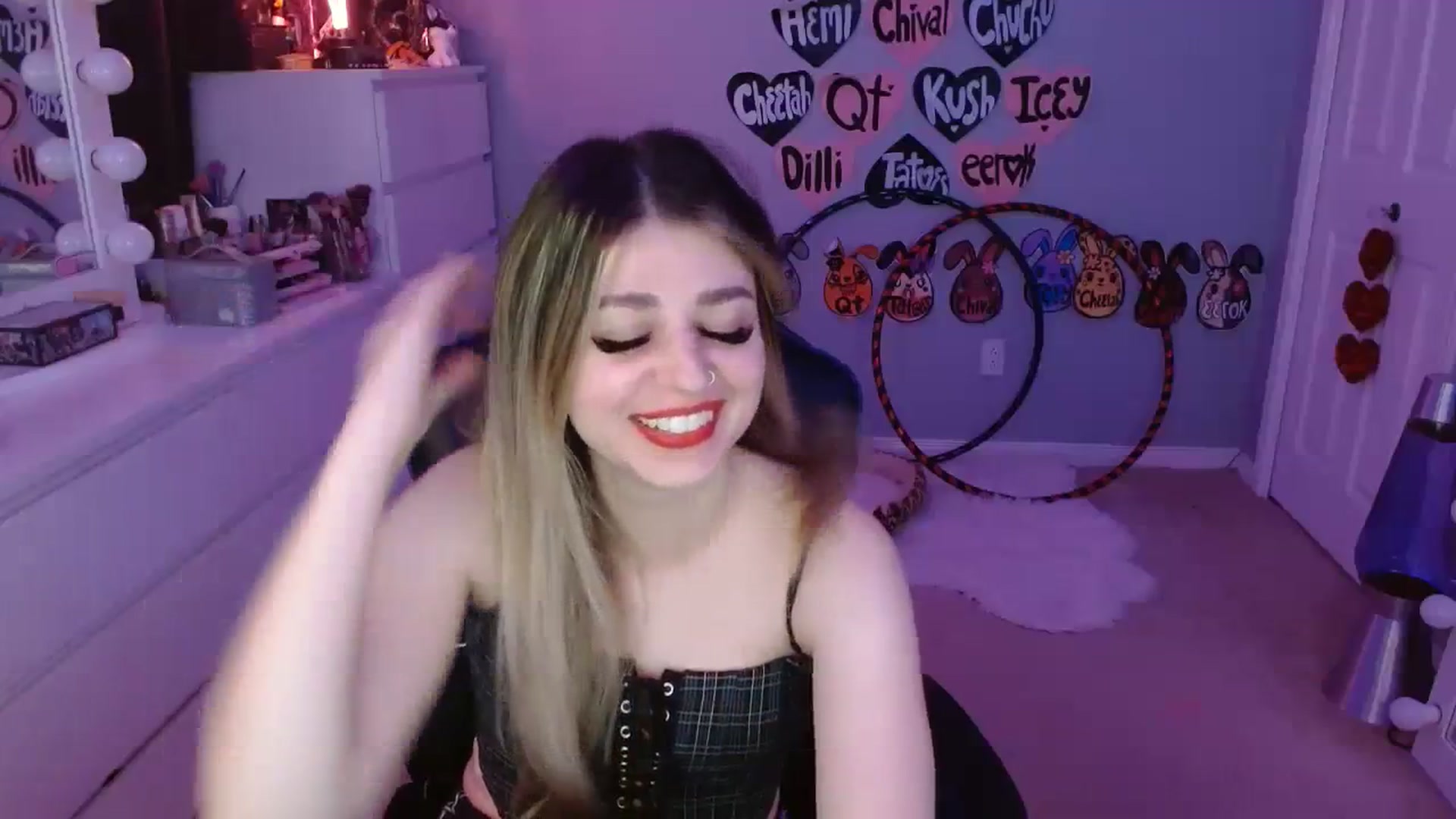 Gallery image thumbnail from Serafina's myfreecams stream on, 09/30/2023, 03:05 image 18 of 20