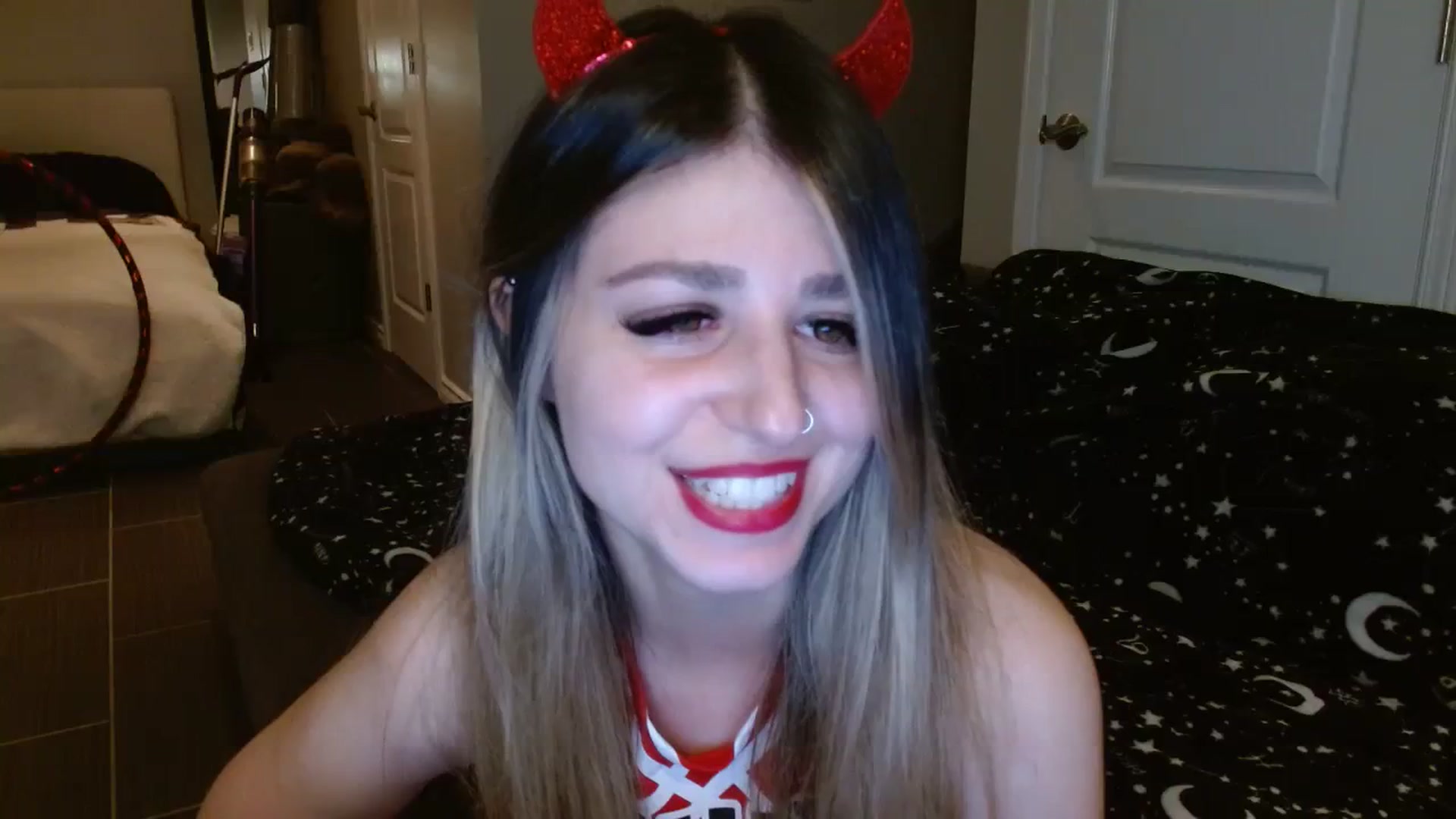 Gallery image thumbnail from Serafina's myfreecams stream on, 10/02/2023, 02:23 image 16 of 20