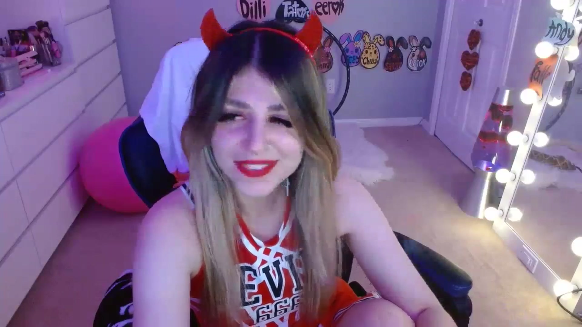 Gallery image thumbnail from Serafina's myfreecams stream on, 10/02/2023, 08:43 image 18 of 20