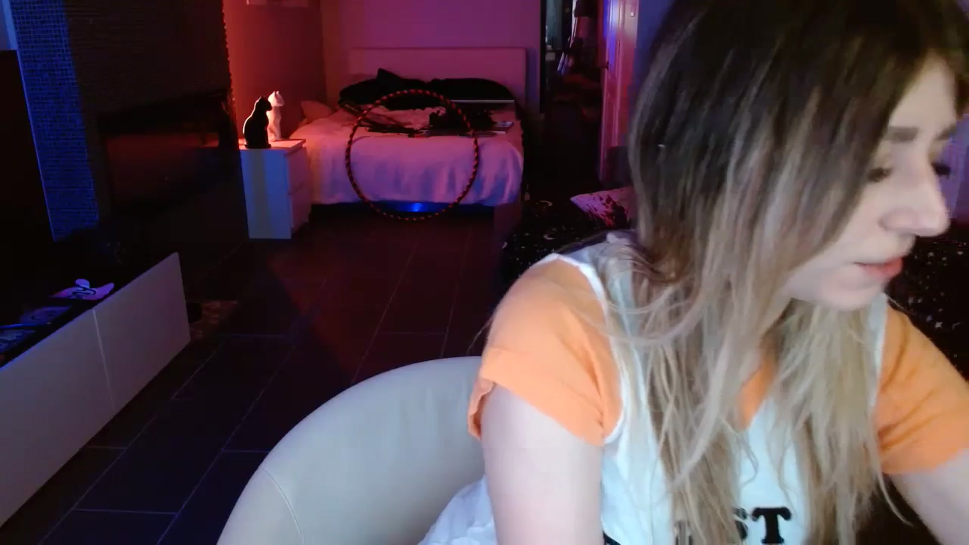 Gallery image thumbnail from Serafina's myfreecams stream on, 10/05/2023, 03:33 image 3 of 20