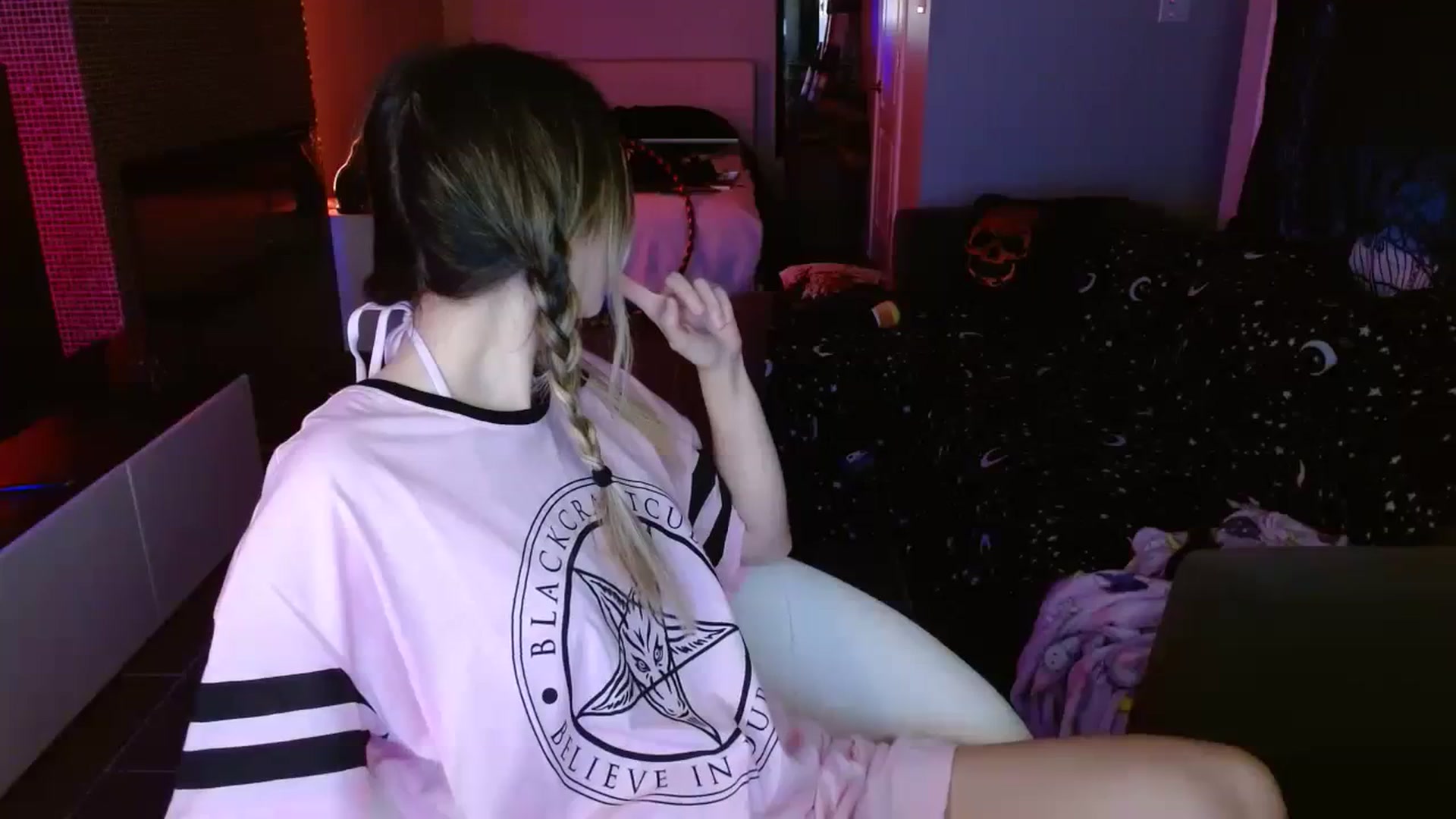 Gallery image thumbnail from Serafina's myfreecams stream on, 10/06/2023, 05:54 image 5 of 20
