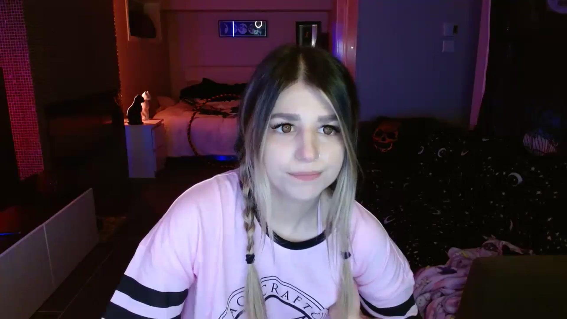 Gallery image thumbnail from Serafina's myfreecams stream on, 10/06/2023, 05:54 image 6 of 20