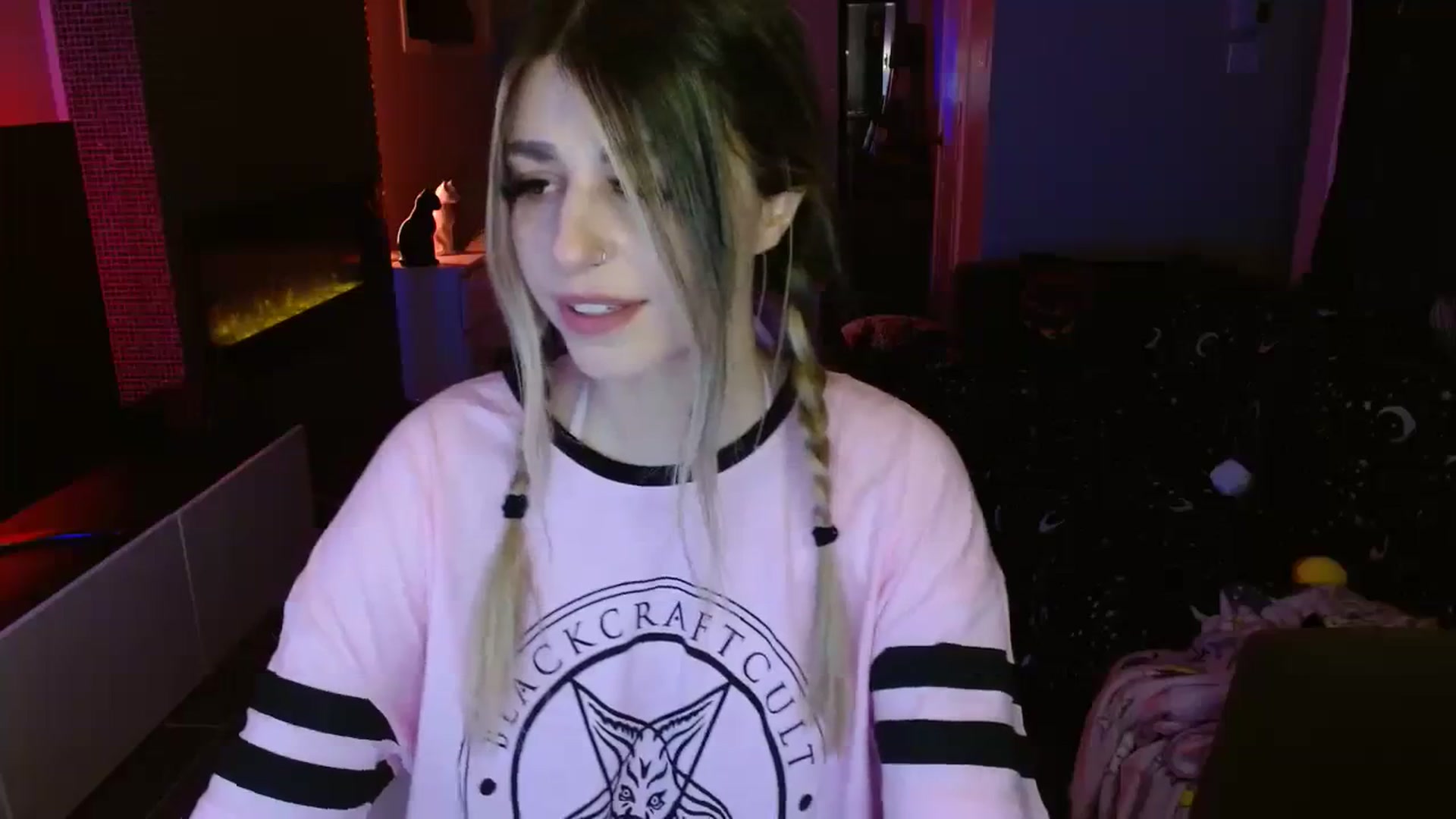 Gallery image thumbnail from Serafina's myfreecams stream on, 10/06/2023, 05:54 image 16 of 20