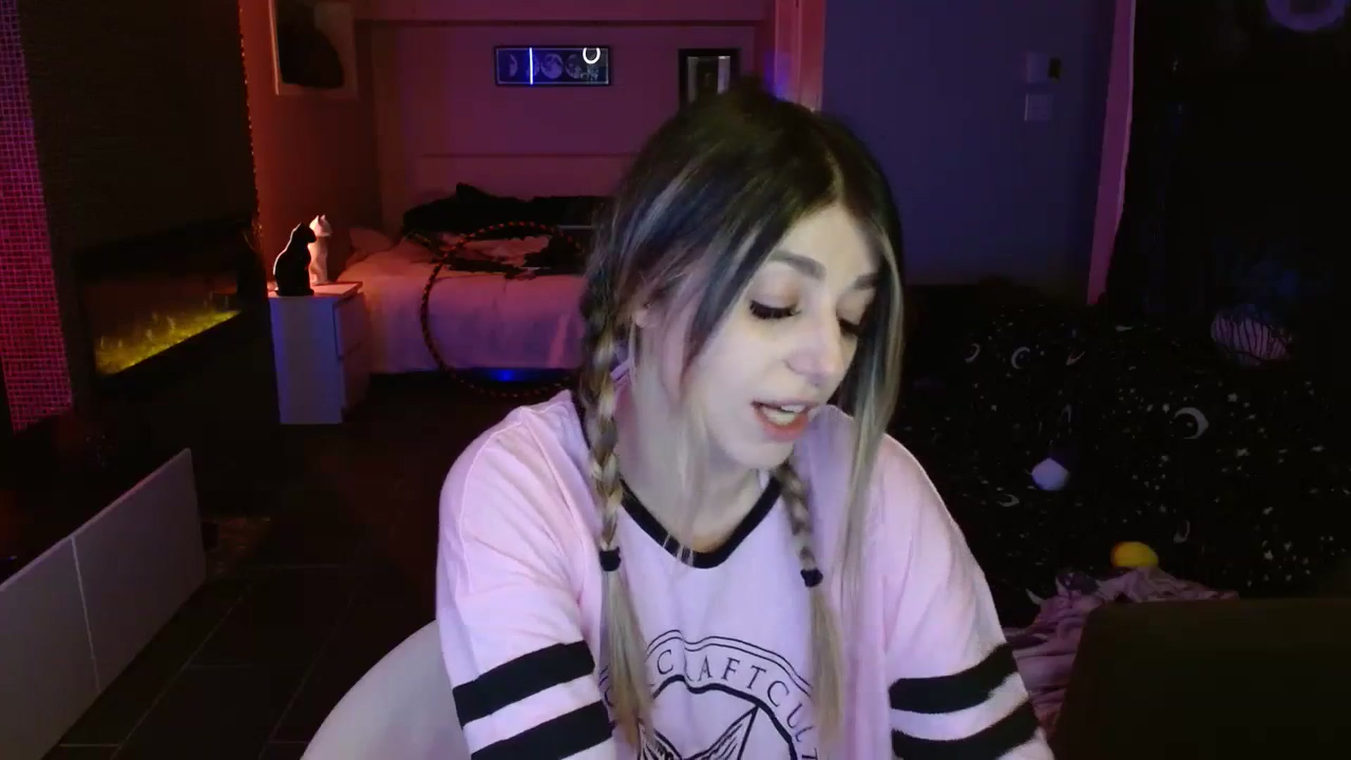 Gallery image thumbnail from Serafina's myfreecams stream on, 10/06/2023, 05:54 image 9 of 20
