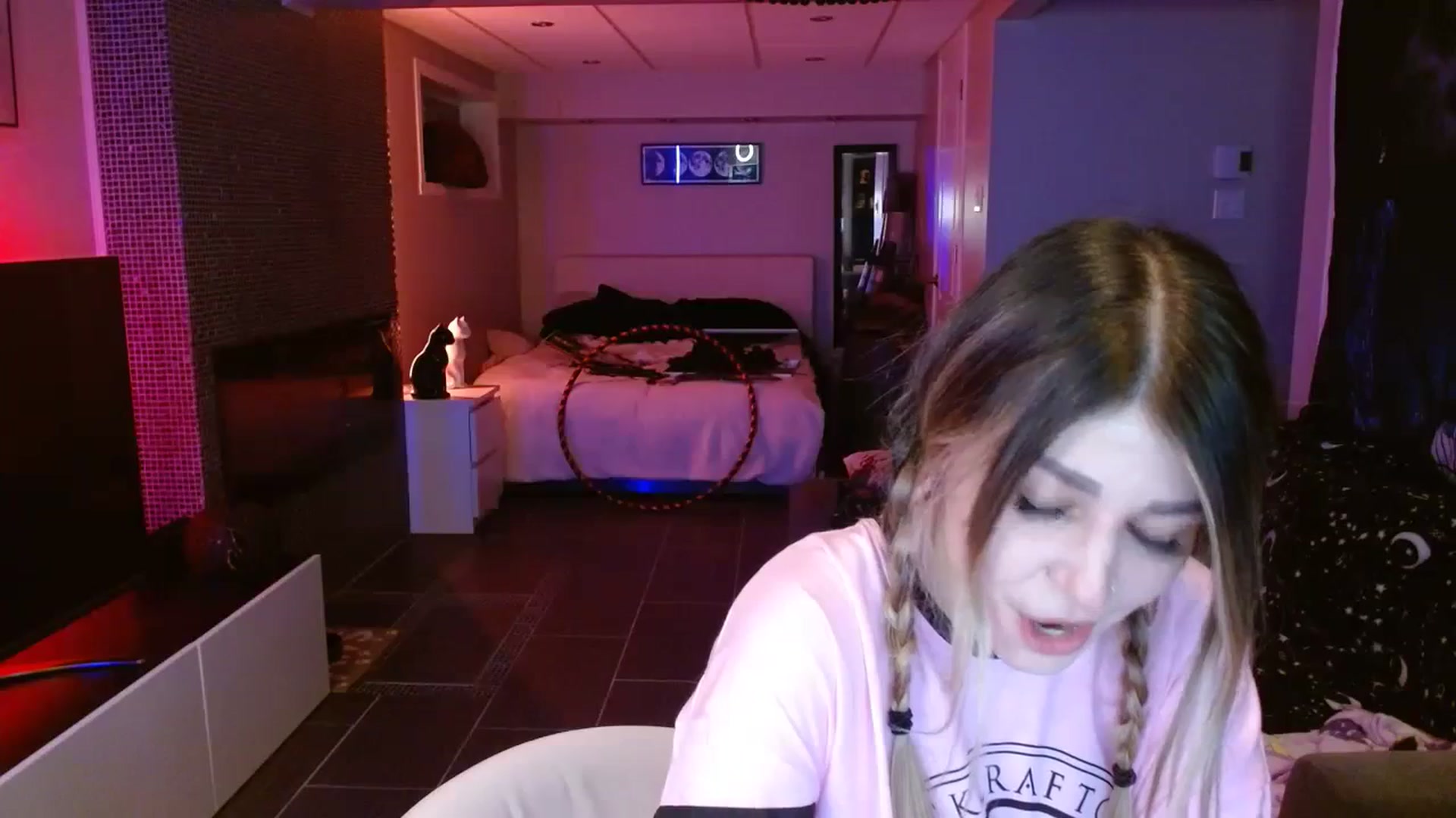 Gallery image thumbnail from Serafina's myfreecams stream on, 10/06/2023, 05:54 image 2 of 20
