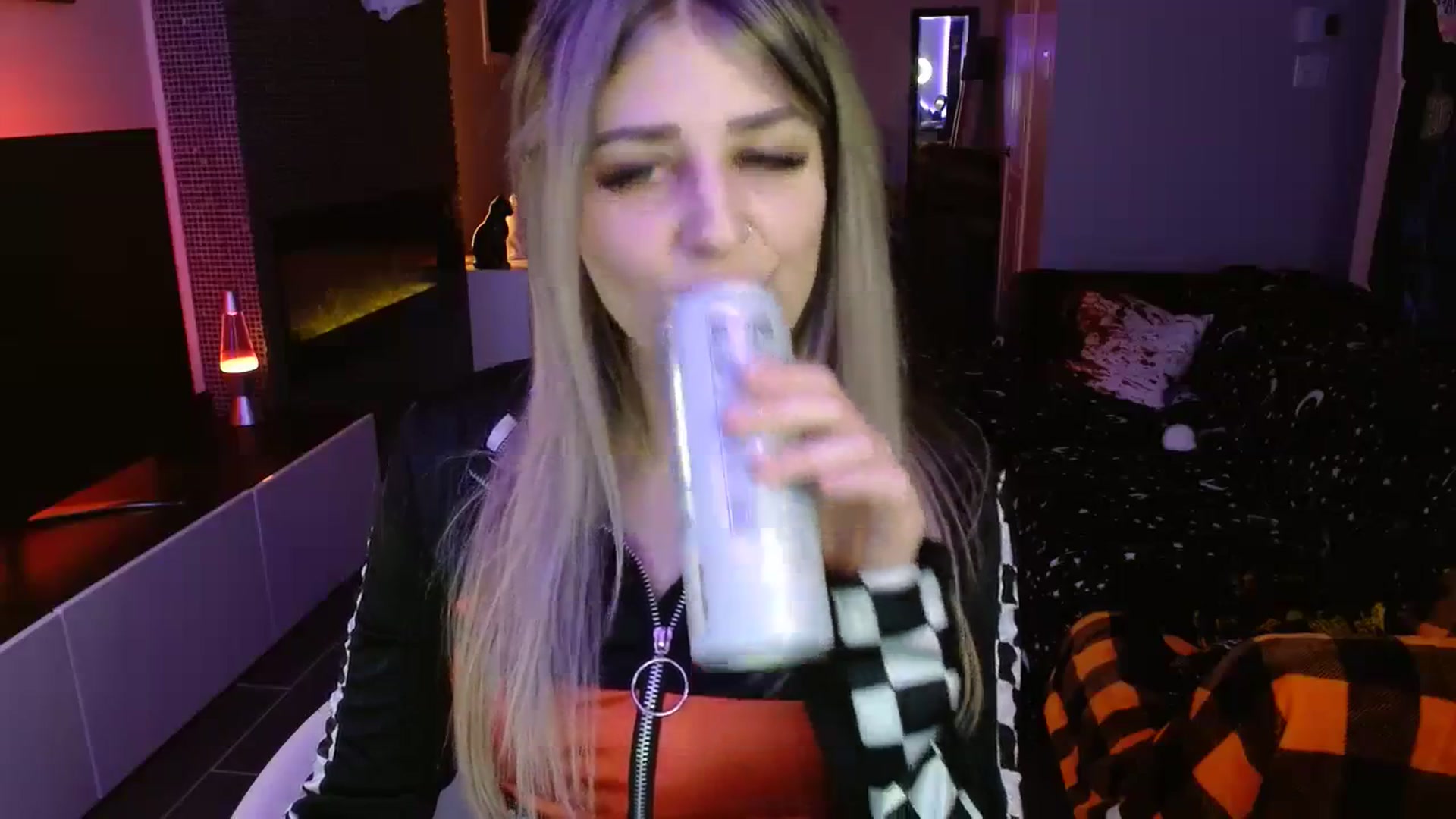 Gallery image thumbnail from Serafina's myfreecams stream on, 10/19/2023, 02:53 image 10 of 20