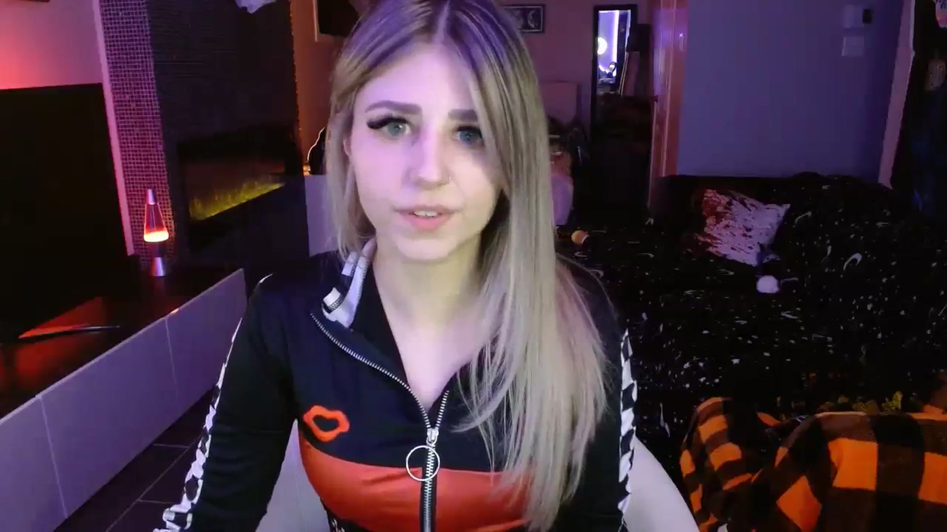 Gallery image thumbnail from Serafina's myfreecams stream on, 10/19/2023, 02:53 image 16 of 20